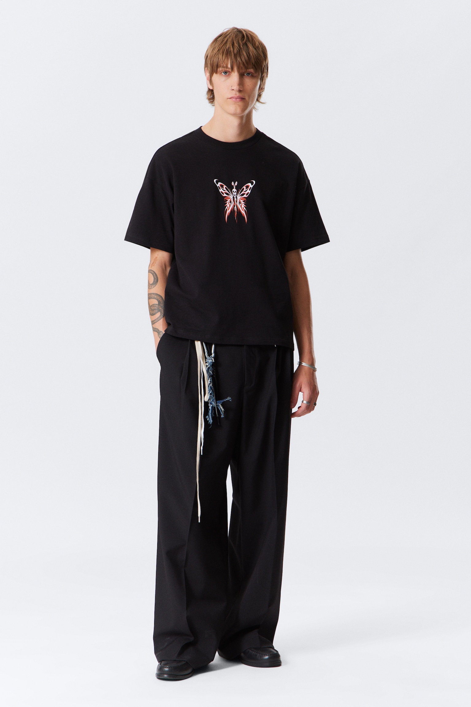 T-shirt Great boxy con stampa grafica - Nero - Butterskull/Rosso scuro/Bianco - Tiger Wolf/Washed Black - Mizzion/Bianco - Smilish/Nero - Biker Skull/Frog Man - bianco/Bianco - Omino rosa triste - 3