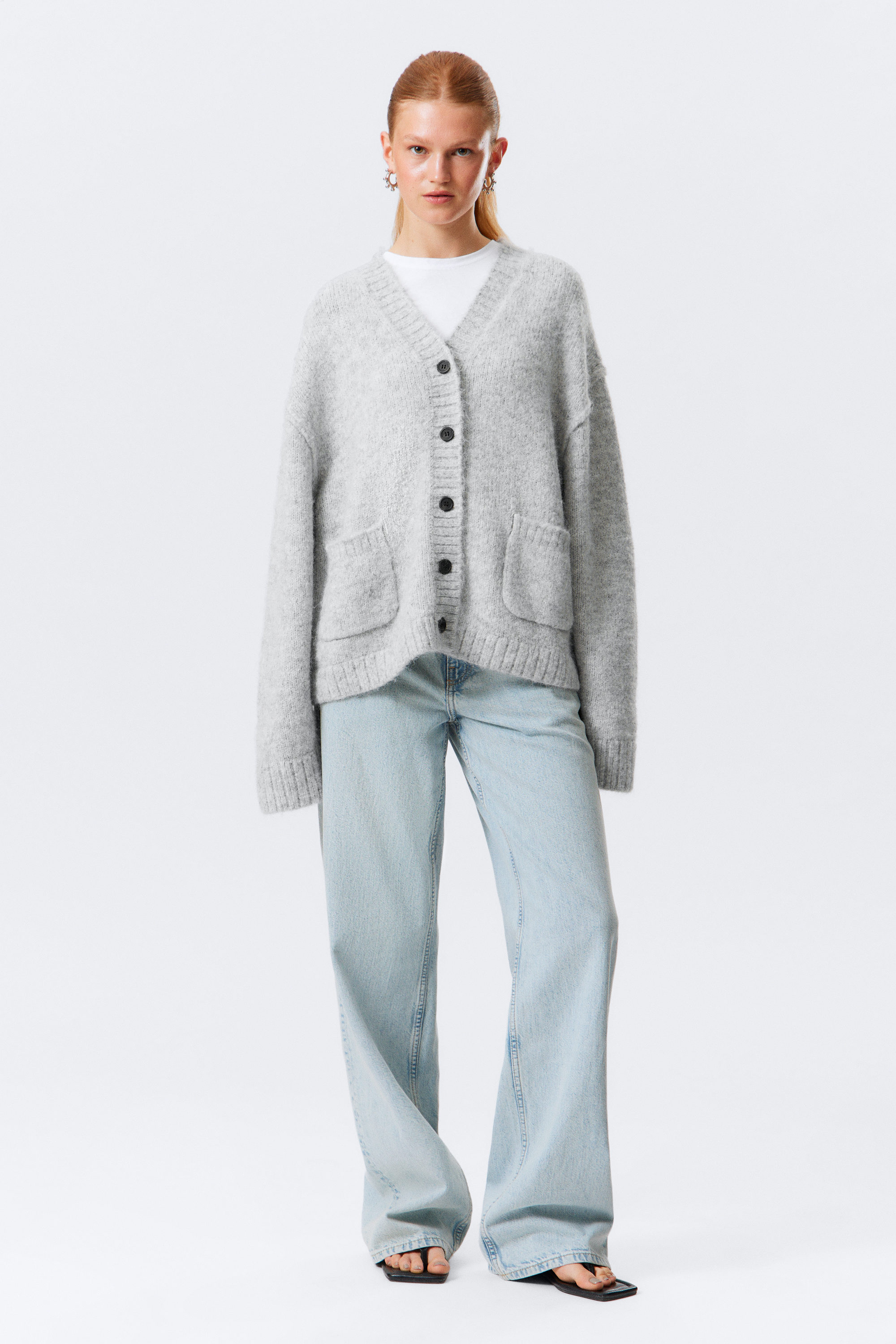 Grau meliert - Locker gestrickter Cardigan mit V-Ausschnitt - 2