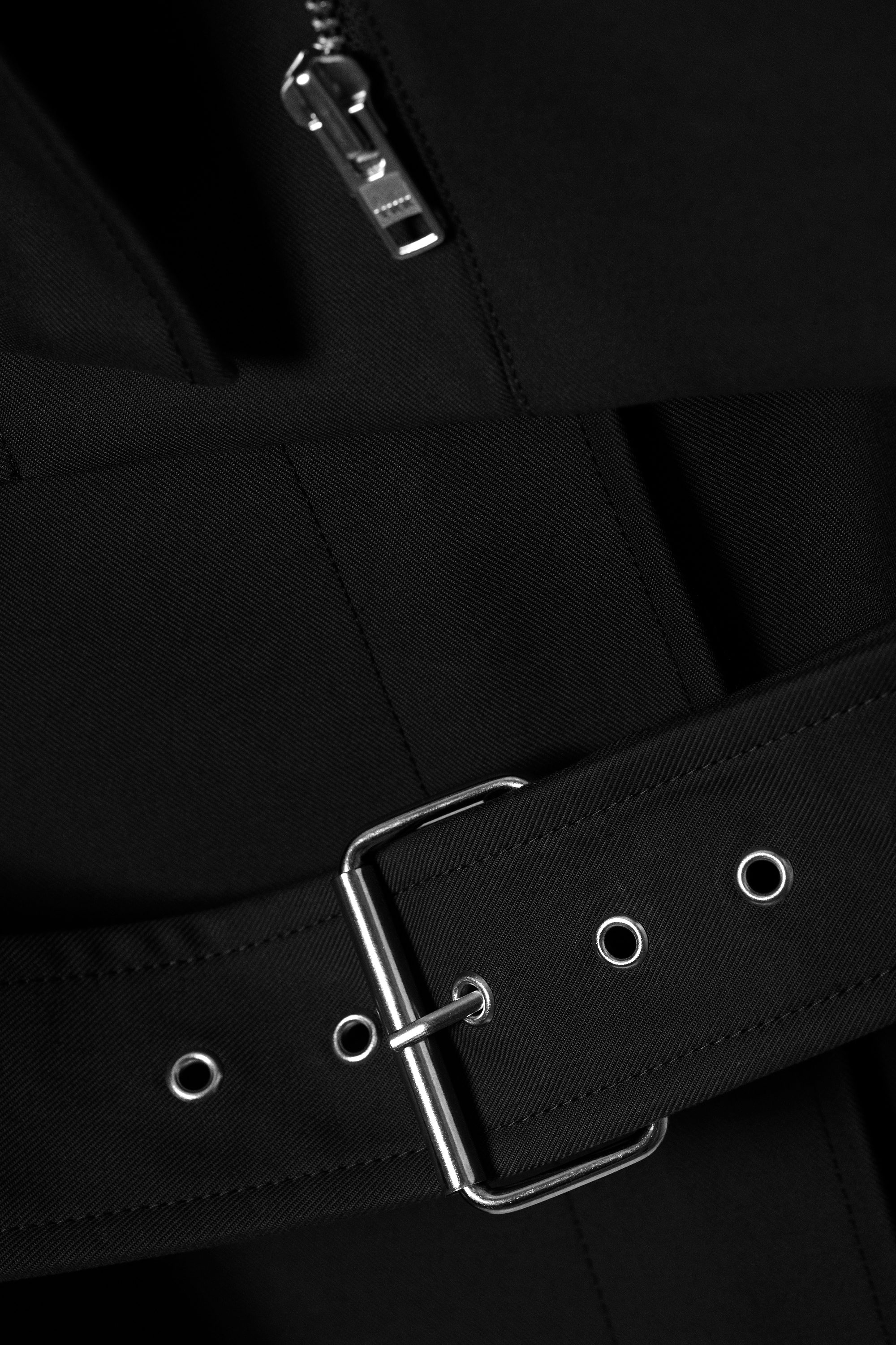 Schwarz - Tech-Trenchcoat mit Lagenoptik - 8