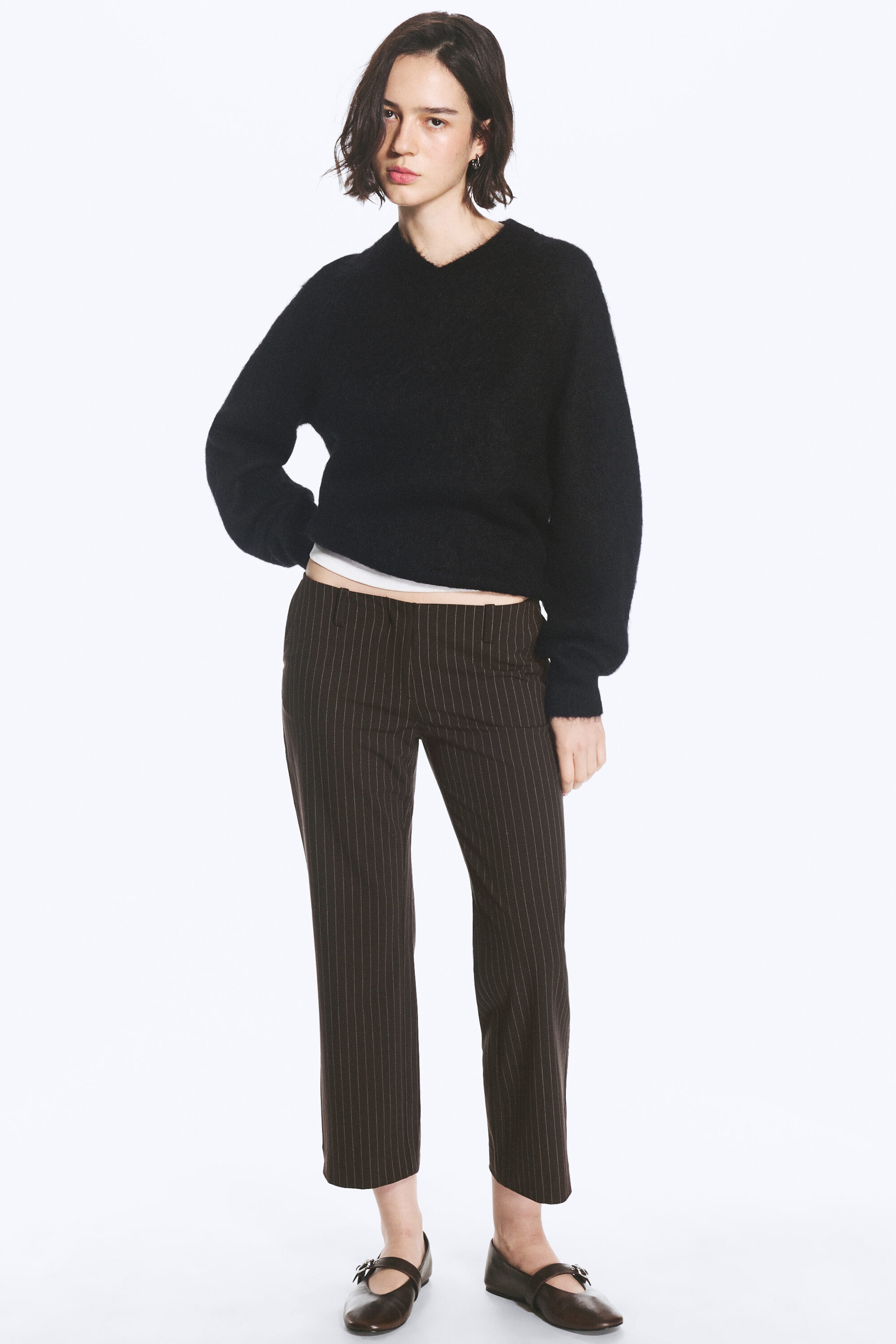 Pinstriped Dark Brown - Dressbukser med lavt liv, kort lengde og bootcut - 1