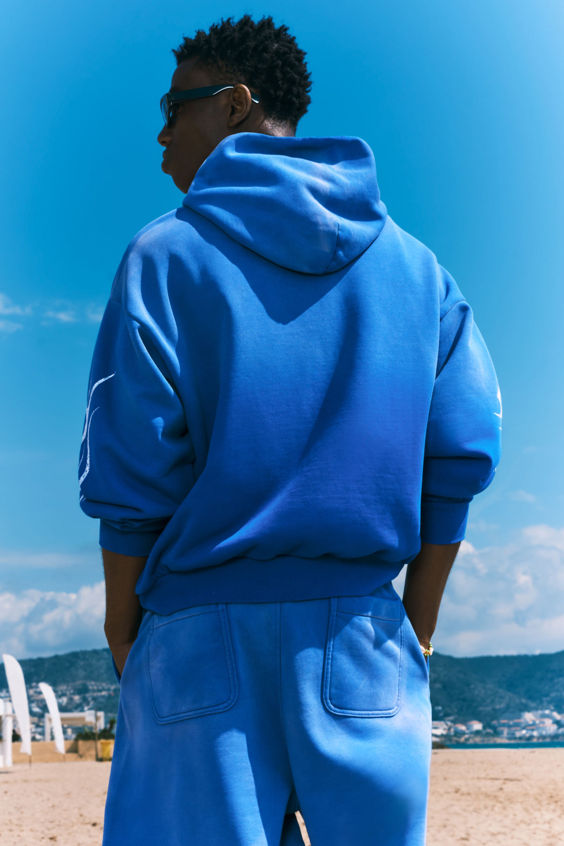 Solblekt blå - Virvel - Kvadratisk hoodie med lös passform och tryck - 2