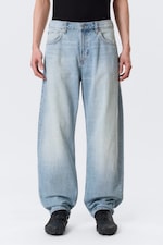 Kimberley Blue - Ljusblå - Nebula Mid Waist Loose Barrel Leg Unisex Jeans - 1