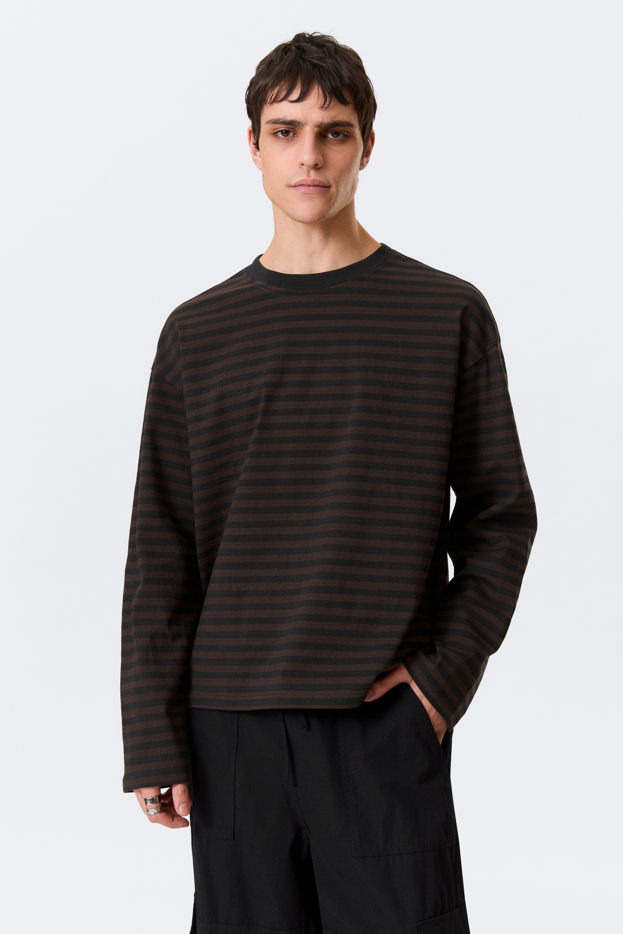 Great Boxy Long Sleeve T-shirt - Dungi maro închis/Gri Prafuit/White/Gri Închis/Albastru Spălat/Black/Dark Brown/Dungi albe și bleumarin/Light Grey Melange/Verde închis