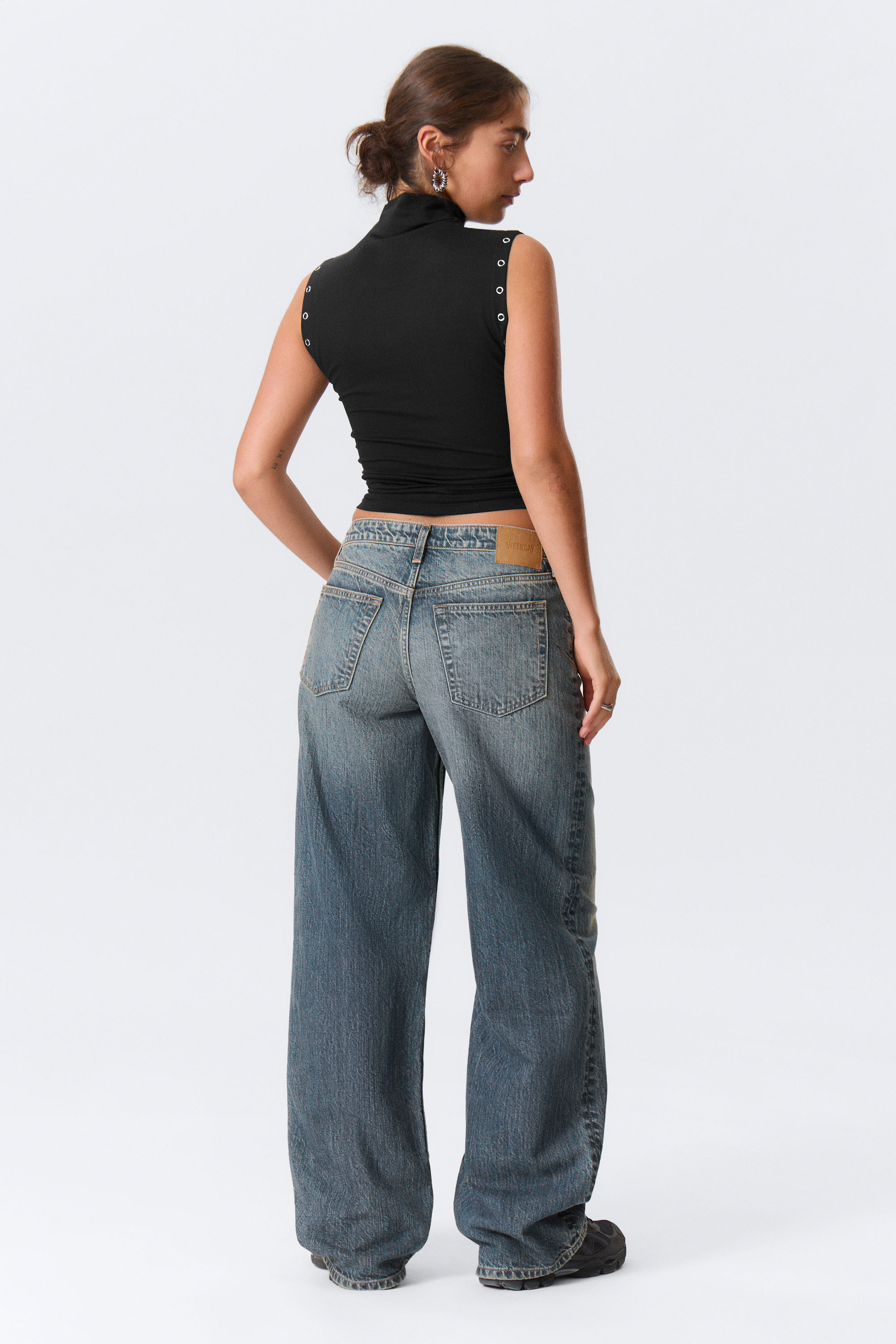 Redondo Blue - Medium Blue - Ample Low Rise Loose Wide Leg Jeans - 5