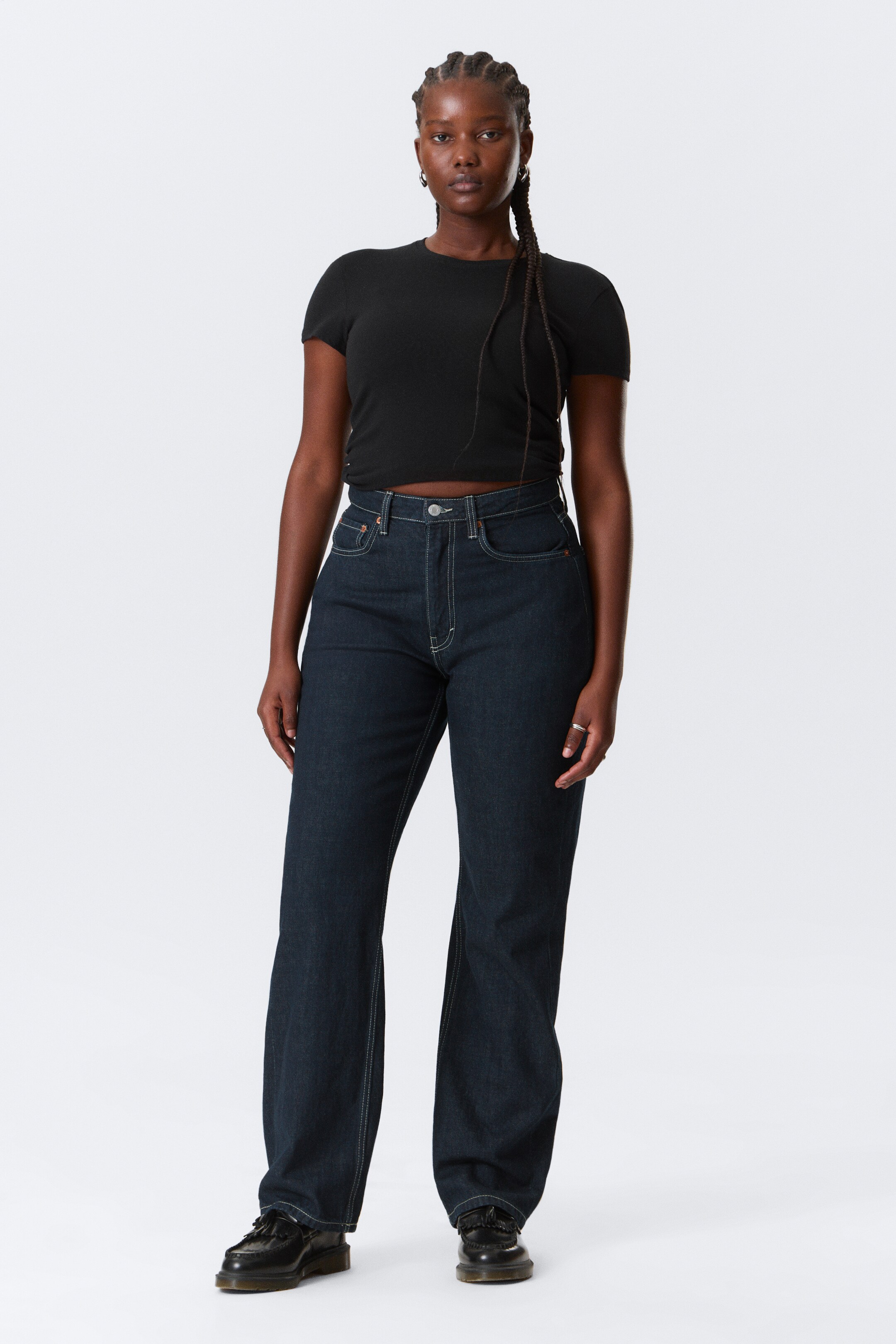 Visa större bild: Resolute Curve High Waist Regular Straight Jeans - Blue Rinse - Mörkblå - DAM | H&M SE 1