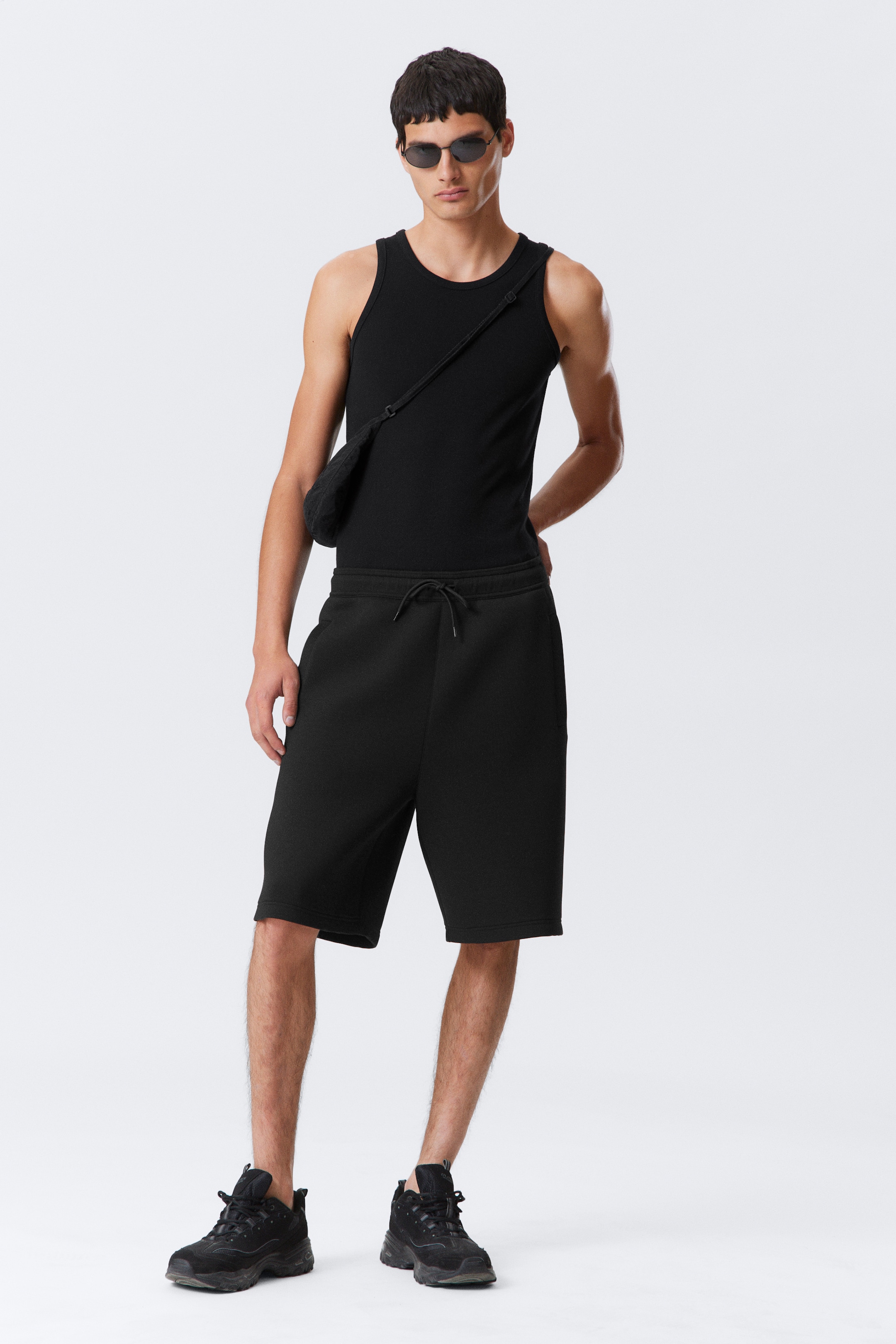 Преглед на по-голямо изображение: Loose Fit Scuba Shorts - Black - МЪЖЕ | H&M BG 1