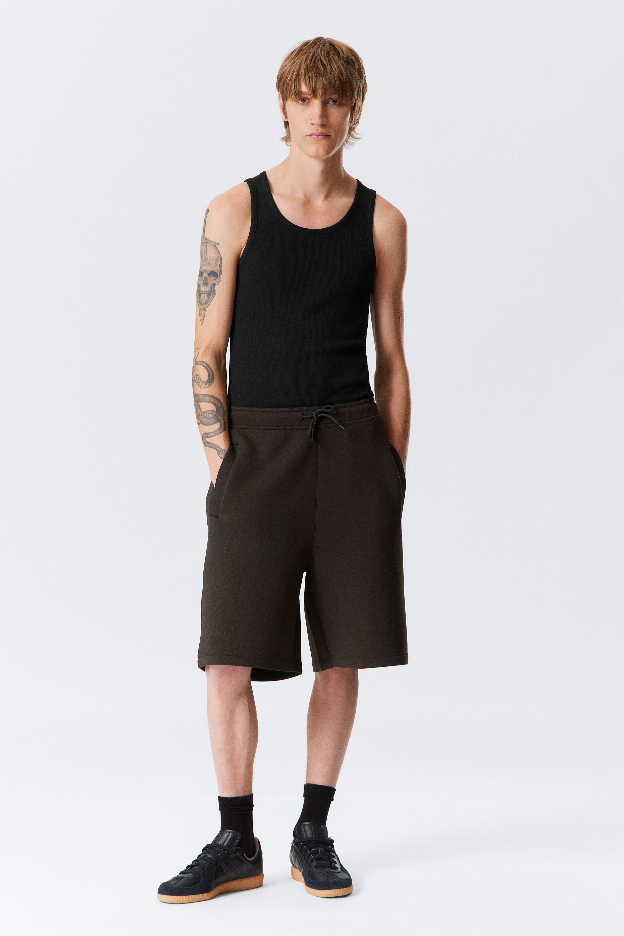Dunkelbraun - Locker geschnittene Scuba-Shorts - 1