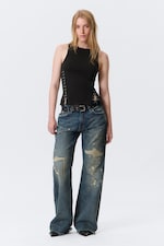 Schwarz - Eng anliegendes Trägertop mit Haken und Ösen - 1