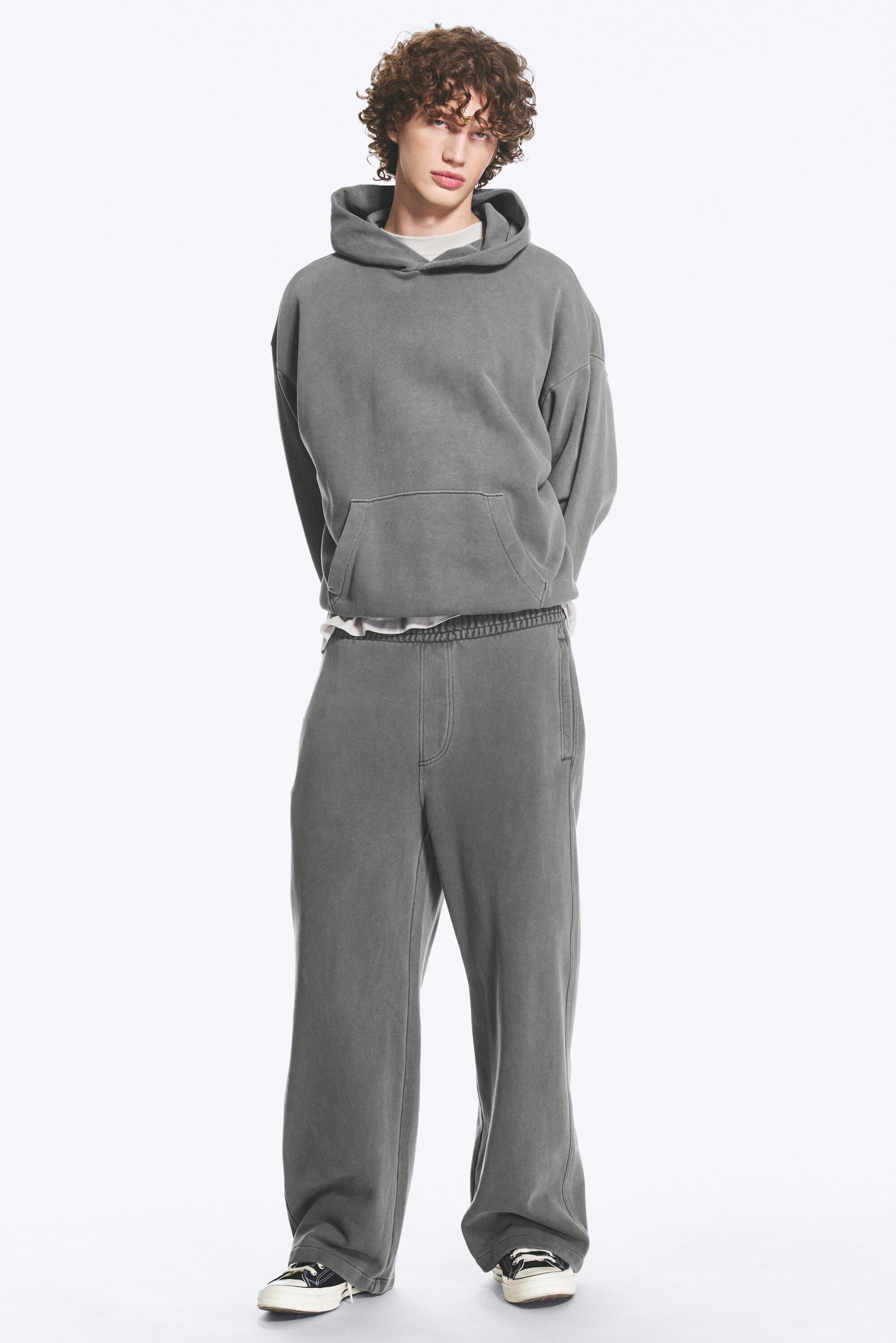 Ausgewaschenes Dunkelgrau - Weite Sweatpants aus schwerem Baumwoll-Frottee - 1