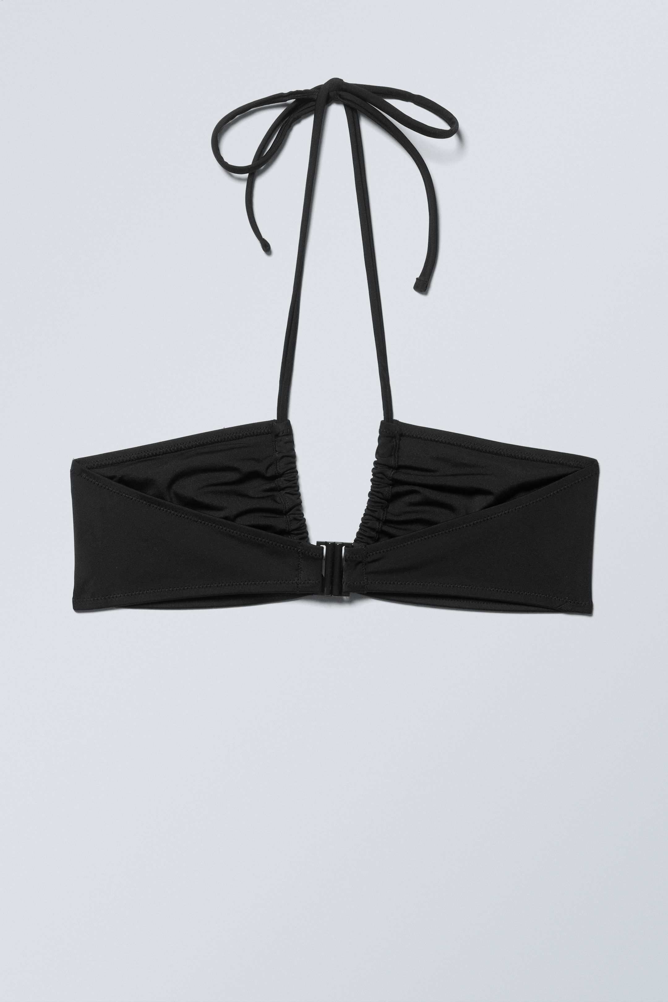 Grotere afbeelding bekijken: Geplooide bandeau-bikinitop in haltermodel - Black - DAMES | H&M BE 2