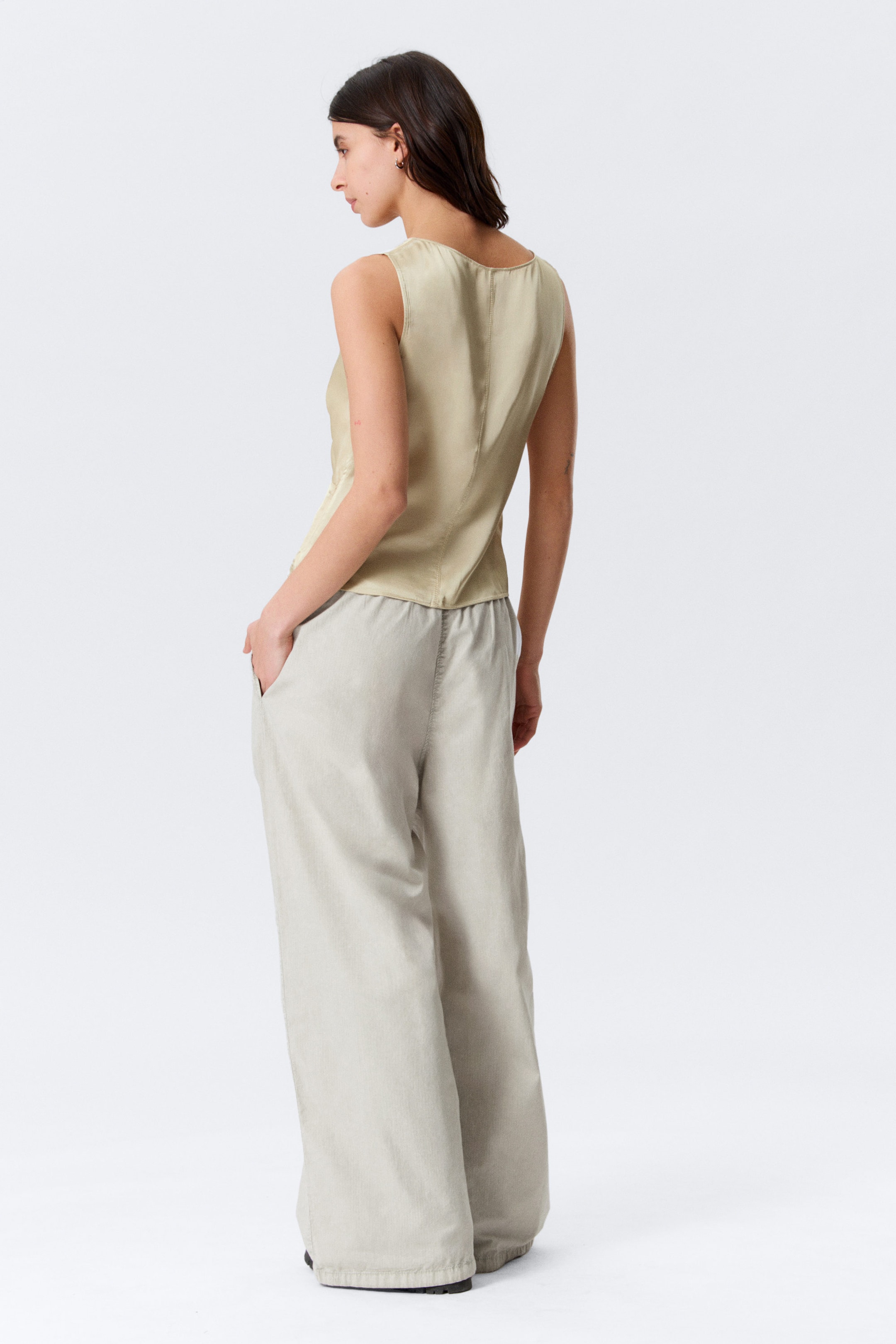 Light Dusty Beige - Sleeveless V-neck Satin Top - 3