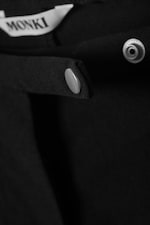 Schwarz - Skinny Flared-Hose mit niedrigem Bund - 4