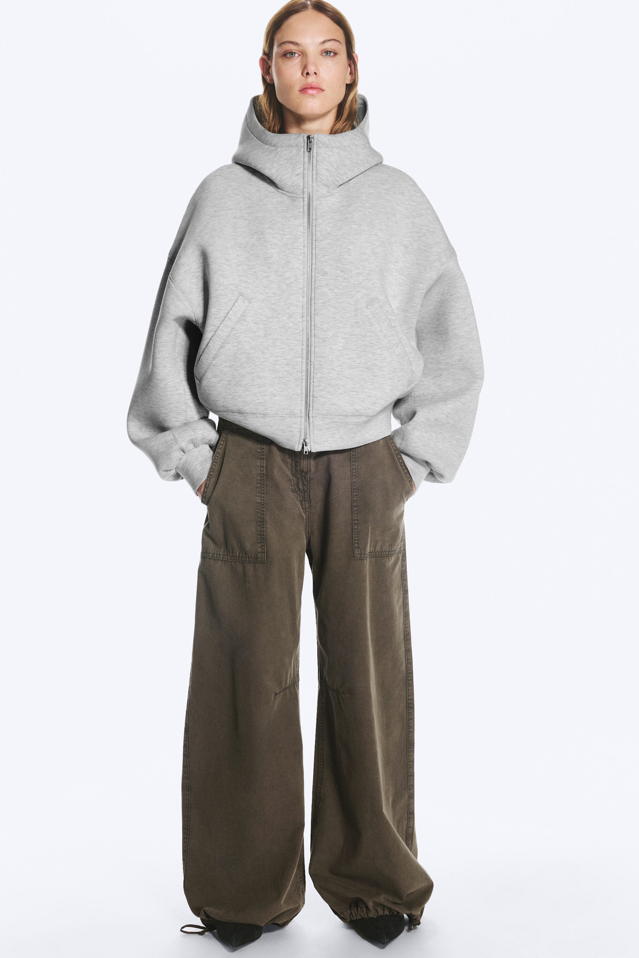Gråmelerad - Oversized Scuba-hoodie med hög krage och dragkedja - 2
