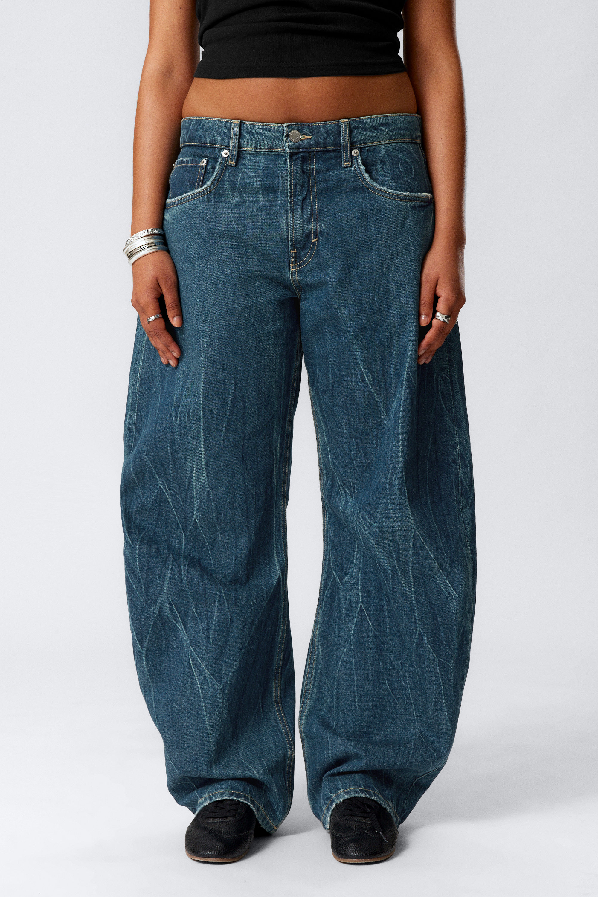 Gnarly Blue - Medium Blue - Abell Mid Rise Regular Cocoon Leg Jeans - 2