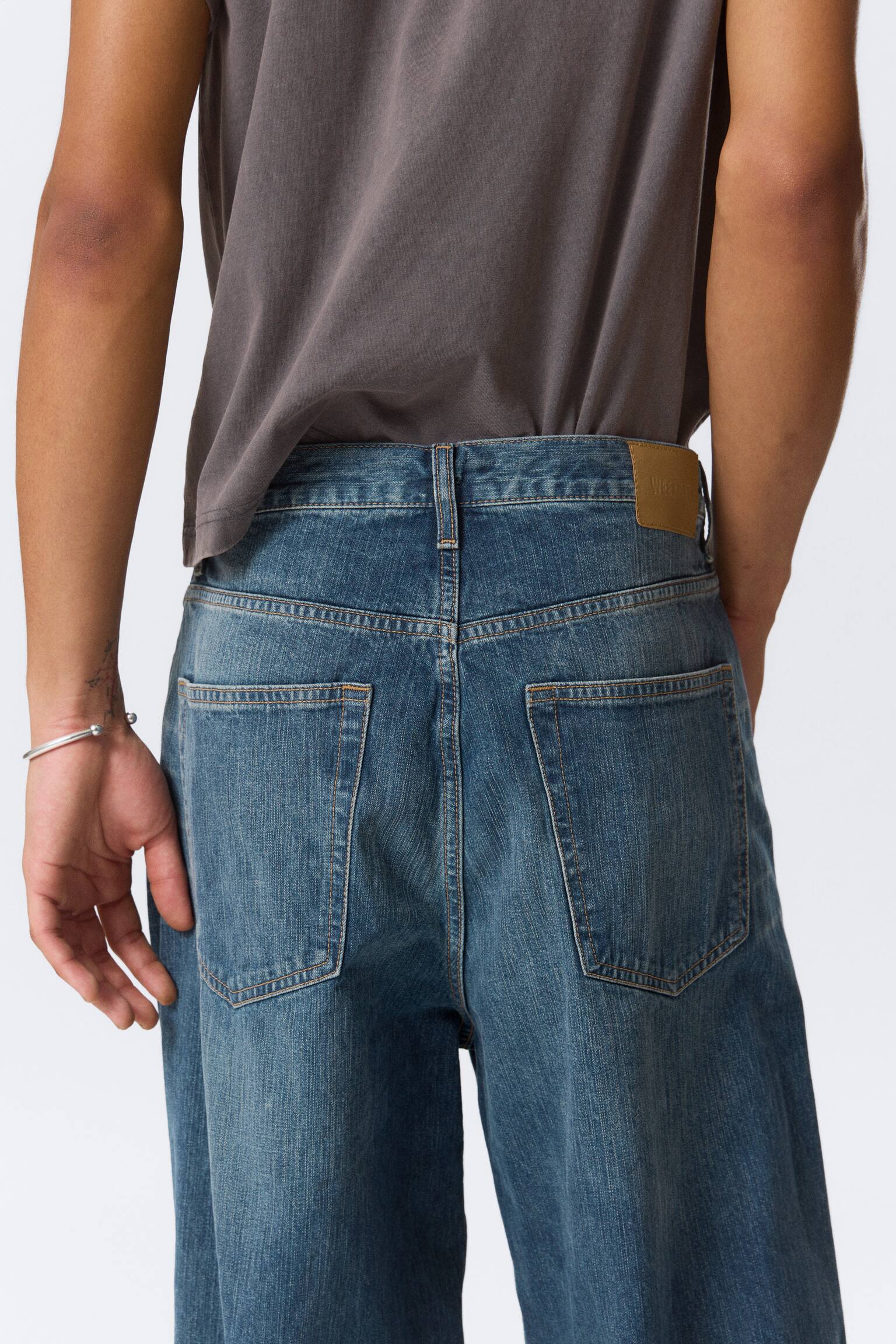 Unisex džíny Astro s volným střihem a širokými nohavicemi s mid rise pasem - Blue Hymn - středně modrá/Chelsea Black - Černá/Arizona Blue - Medium Blue/Kimberley modrá - světle modrá/Černá Rinse - Černá/Tuned Black - Black/Dream Blue - světle modrá/Blue Rinse - Dark Blue/Board Blue - středně modrá/Blue Stream - Medium Blue/Mine Grey - 9