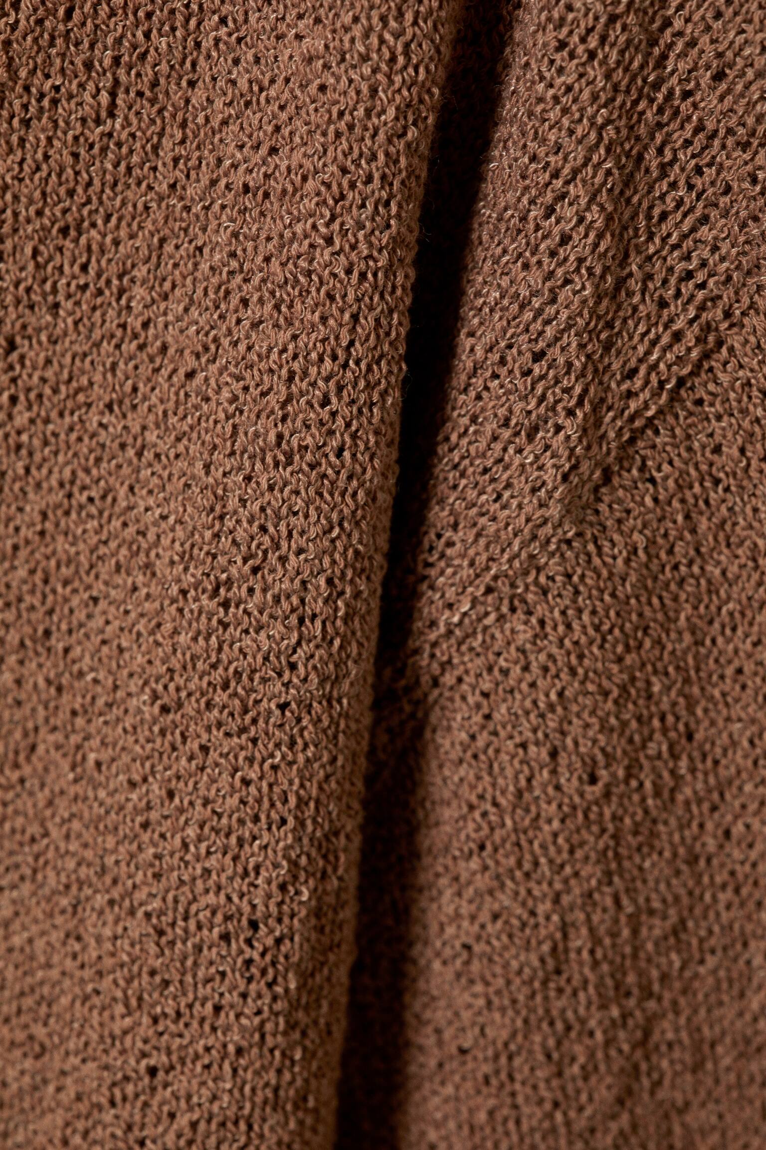 Avslappnad stickad tröja med båtringning - Brun/Ljusgul/Vit - 5