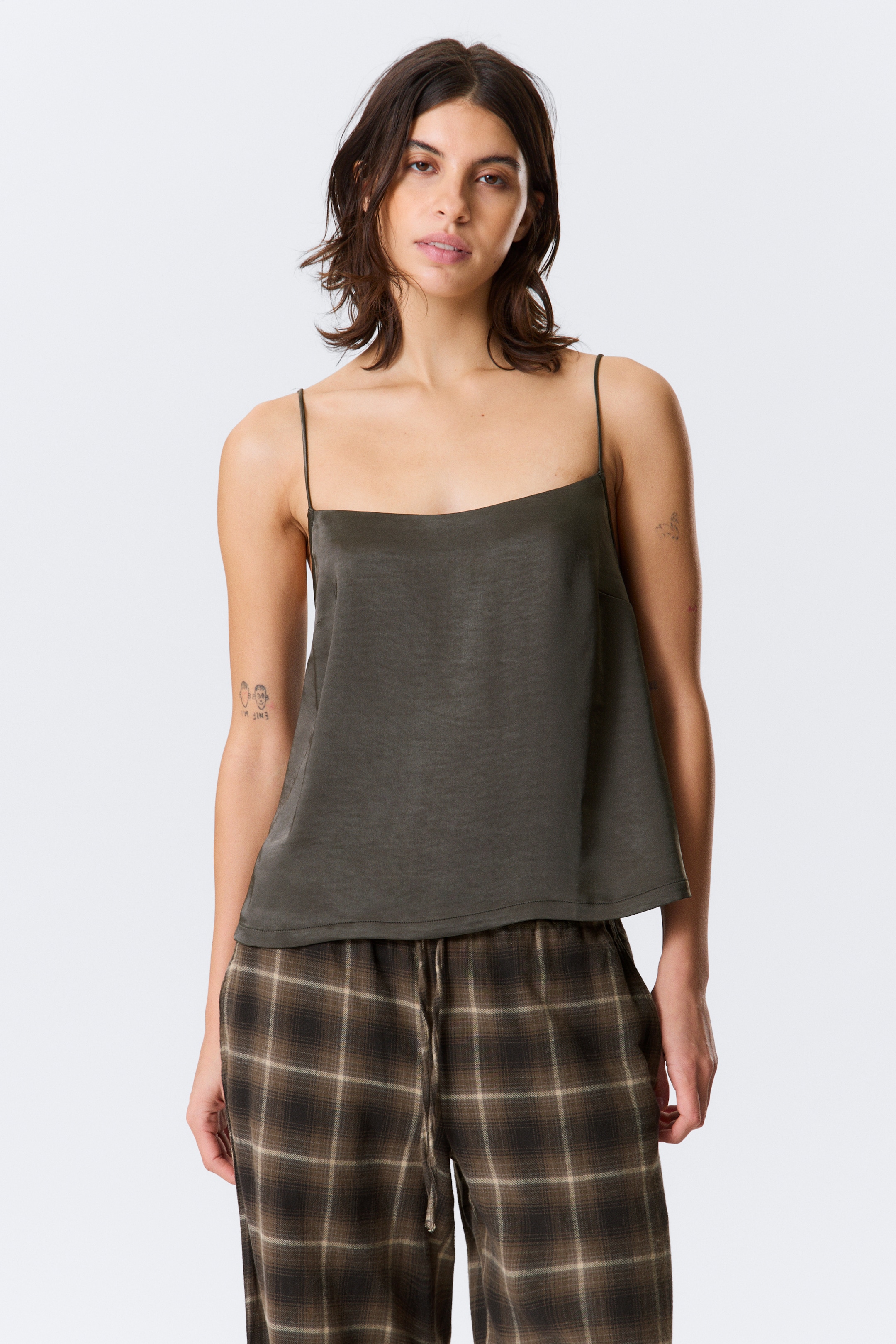 Nagyobb kép megtekintése: Mosott szatén pizsamafelső - Mosott sötétszürke - NŐI | H&M HU 2