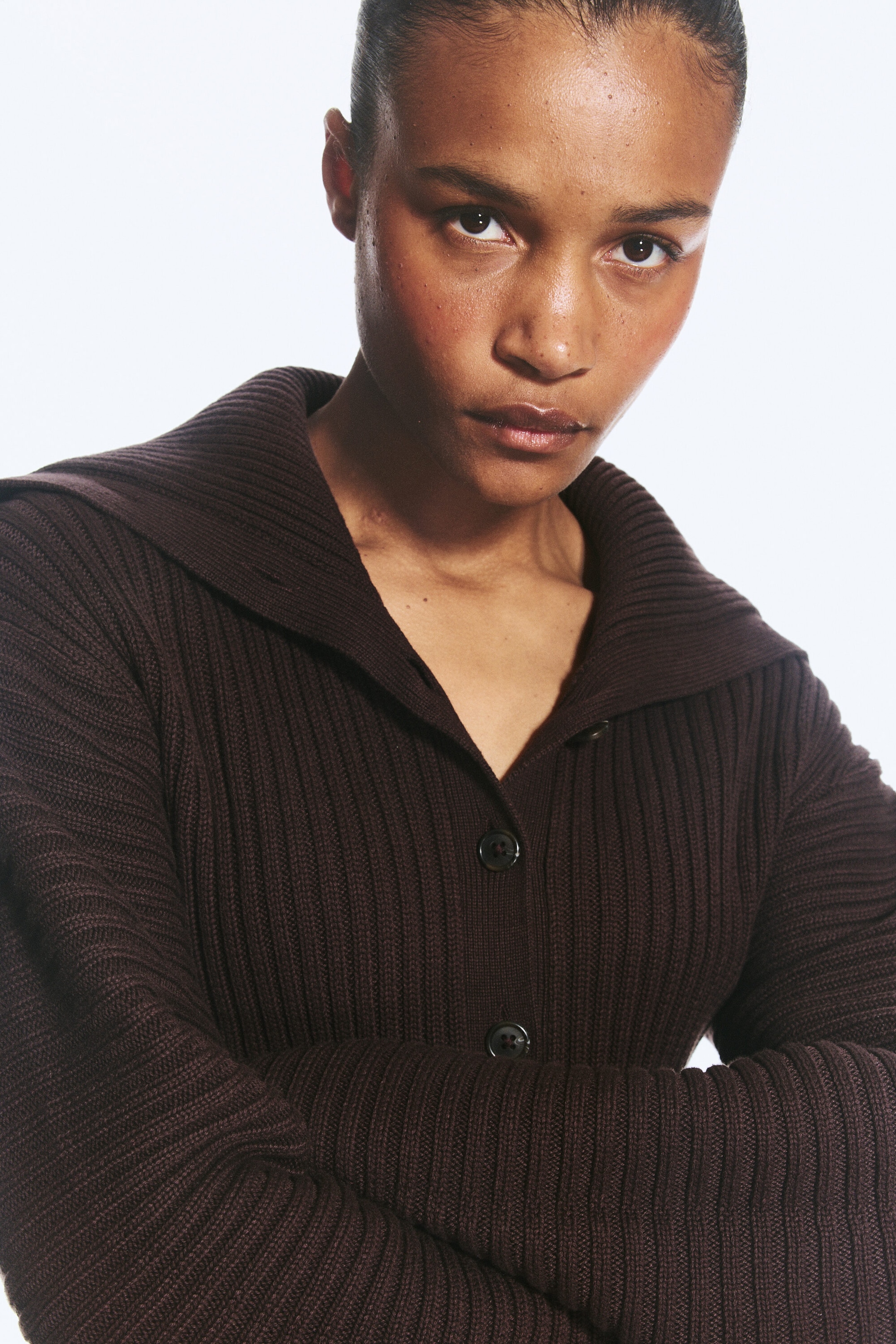 Dunkelbraun - Taillenbetonter Strick-Cardigan - 2