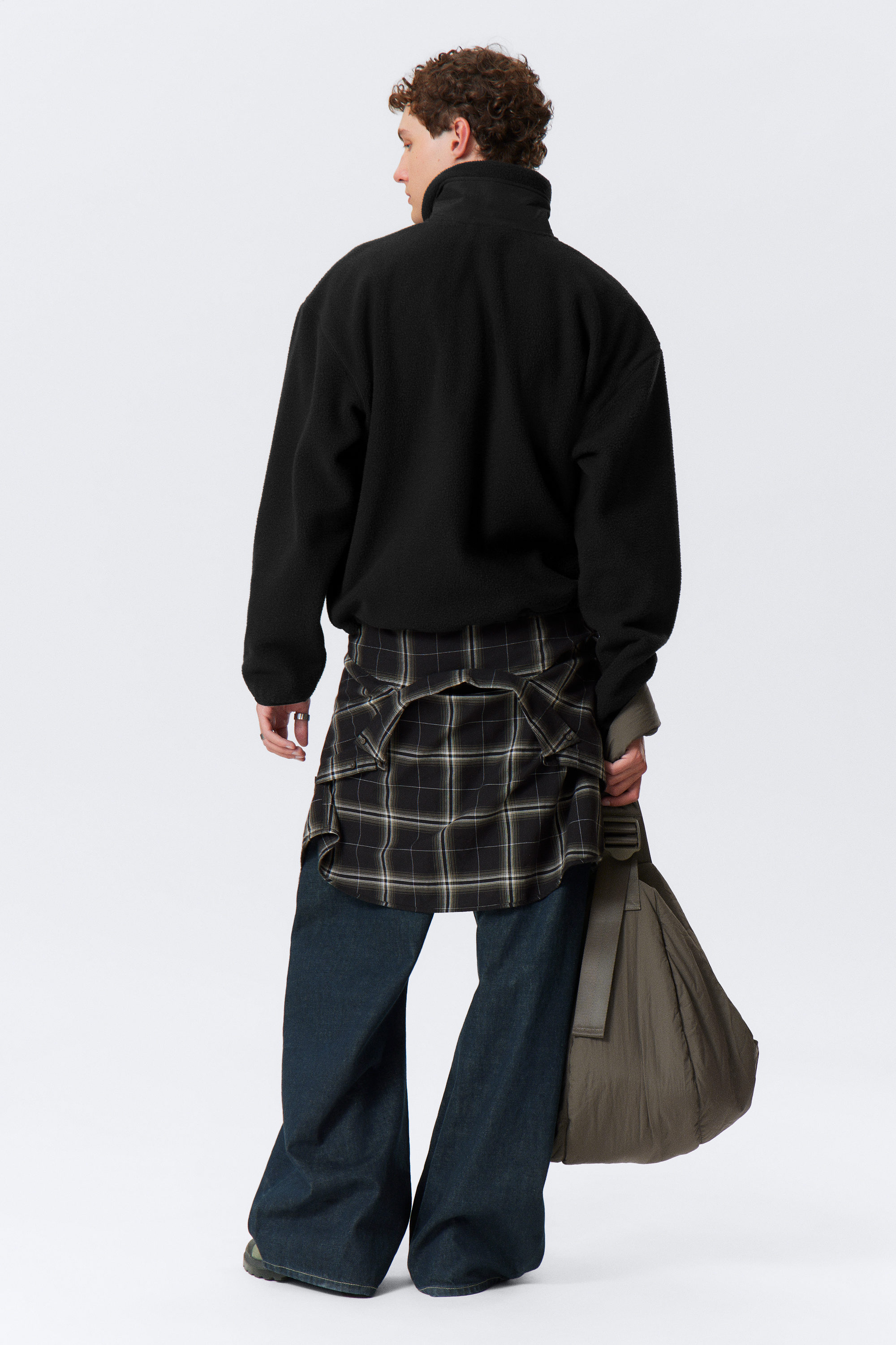 Schwarz - Locker geschnittene Fleecejacke mit Reißverschluss - 2