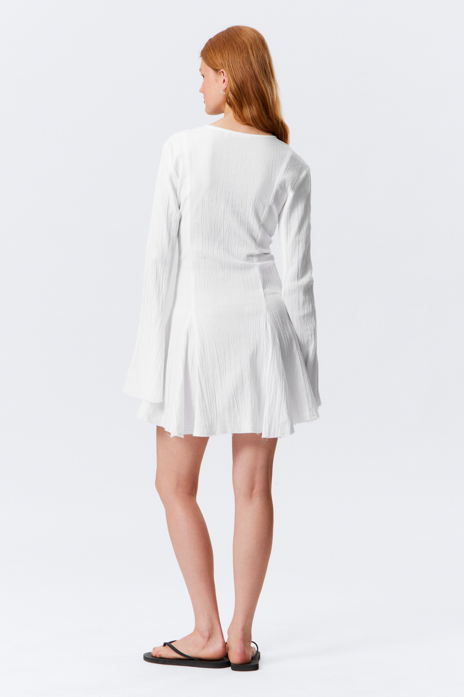 Crinkled Long-Sleeved Mini Dress - White/Black/Dark Mole - 5