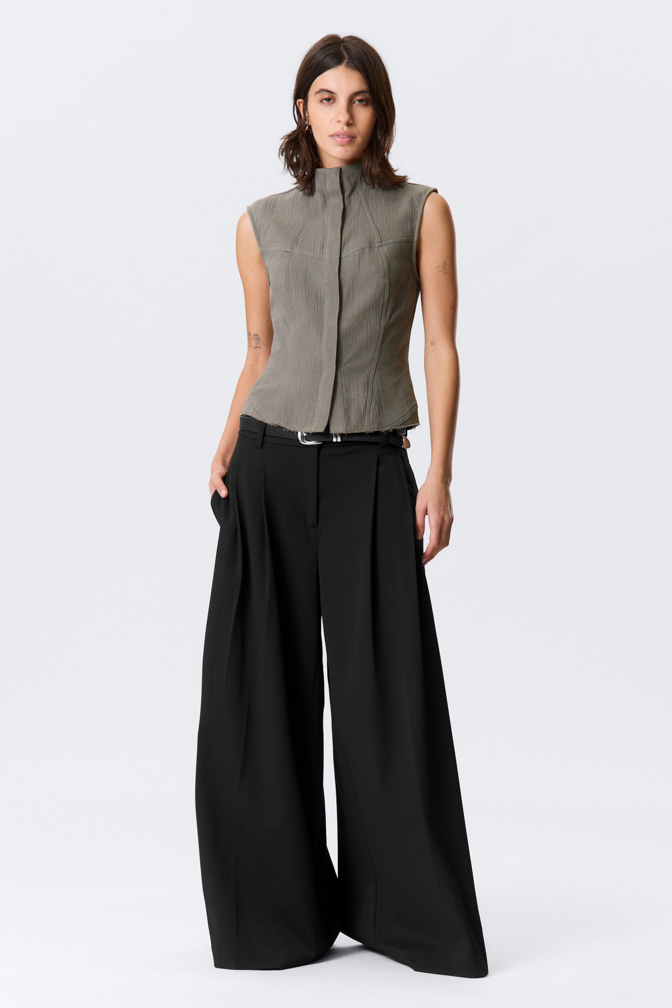 Grey - Sleeveless Structured Twill Top - 2