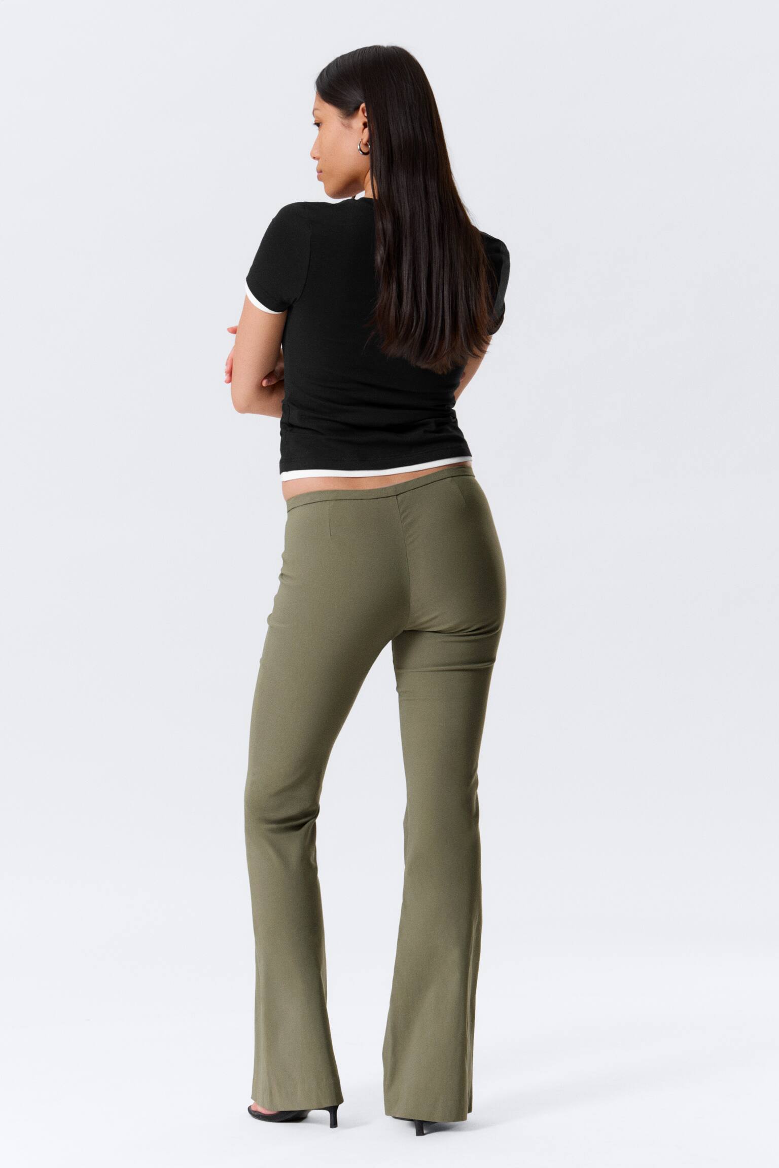Pantaloni skinny con zampa e vita bassa - Verde kaki scuro/Nero/Beige - 4