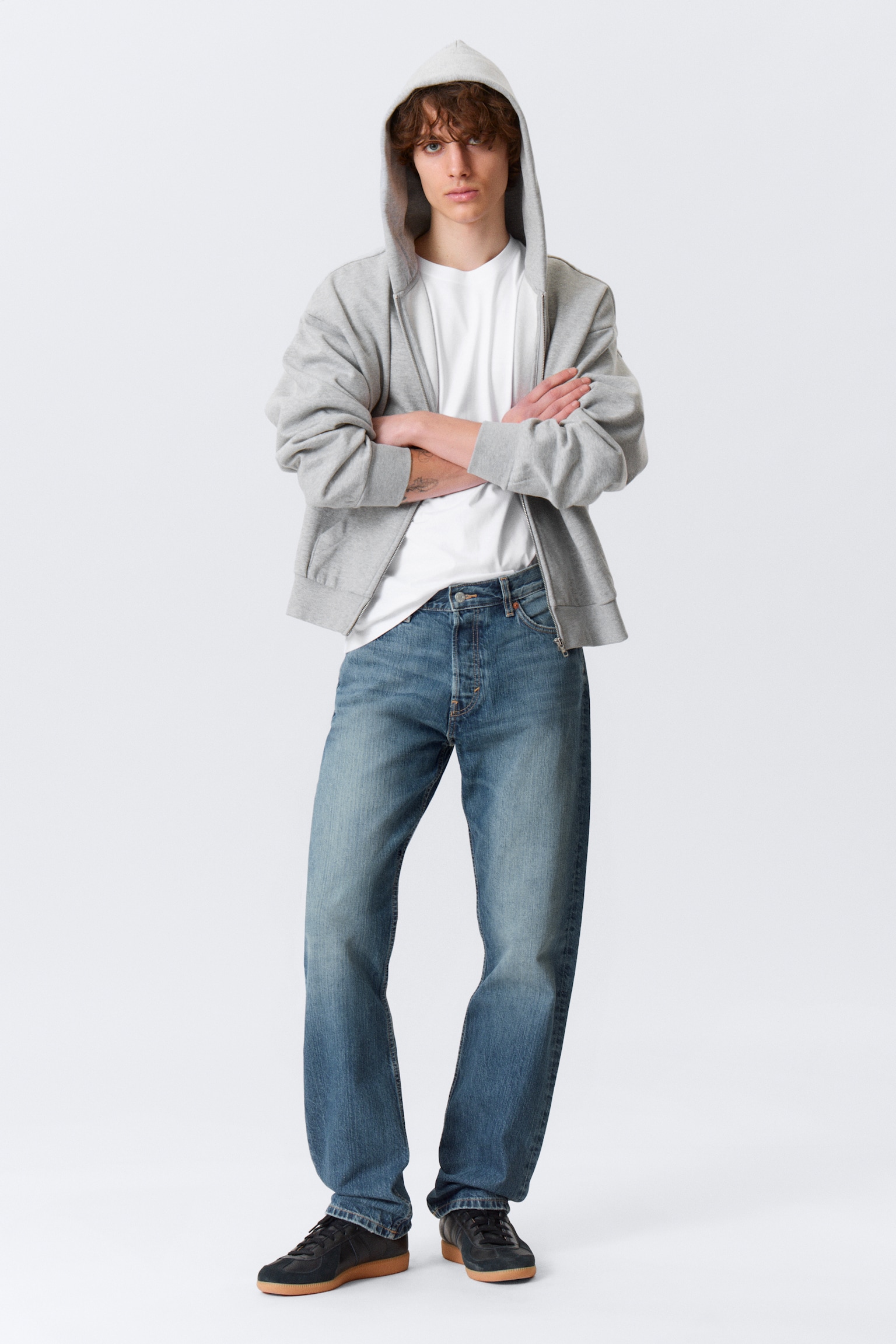 Space Mid Waist Relaxed Straight Leg Jeans - Radio Blue - Mittelblau/Second Blue - Mittelblau/Tuned Black - Schwarz/Risso Black - Schwarz/Blue Stream - Mittelblau/Morgenblau - Dunkelblau/Iron Blue/Kourtney Blue - Dunkelblau - 6