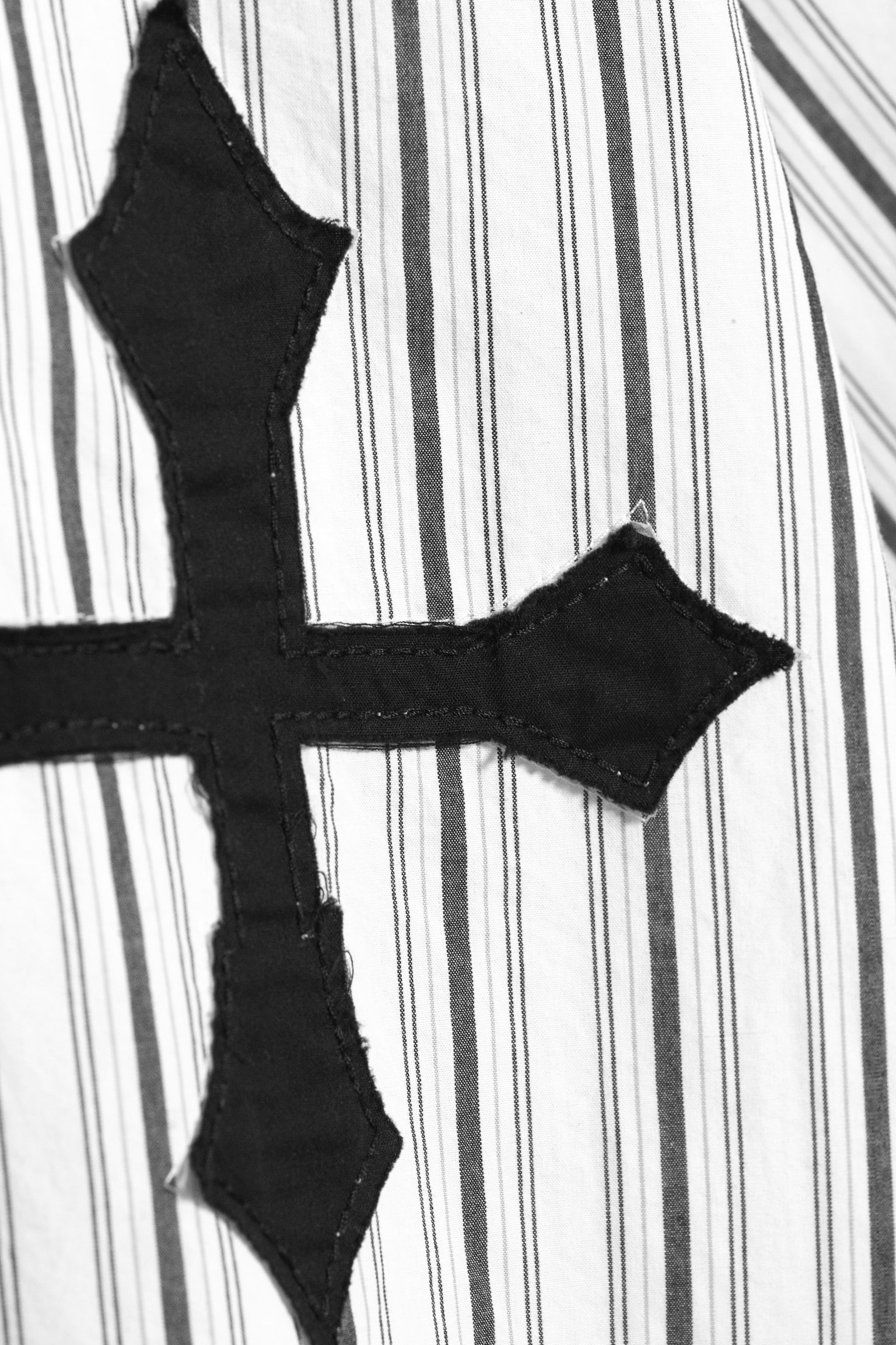 Boxy Short-Sleeved Graphic Shirt - White & Black Stripes/Checked Green - Spyder - 4