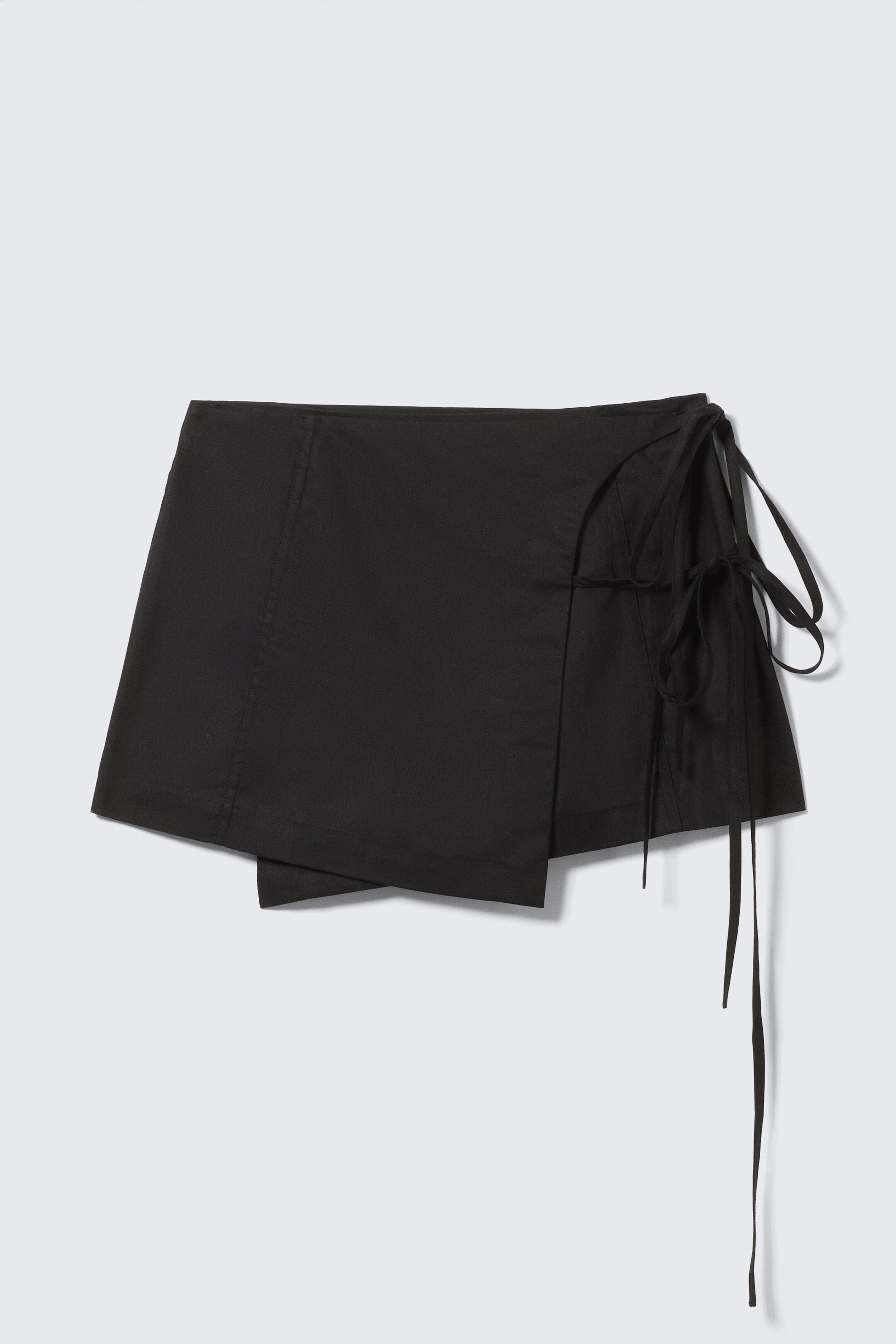 Agrandir l'image: Mini-jupe portefeuille à bretelles - Noir - FEMME | H&M FR 4