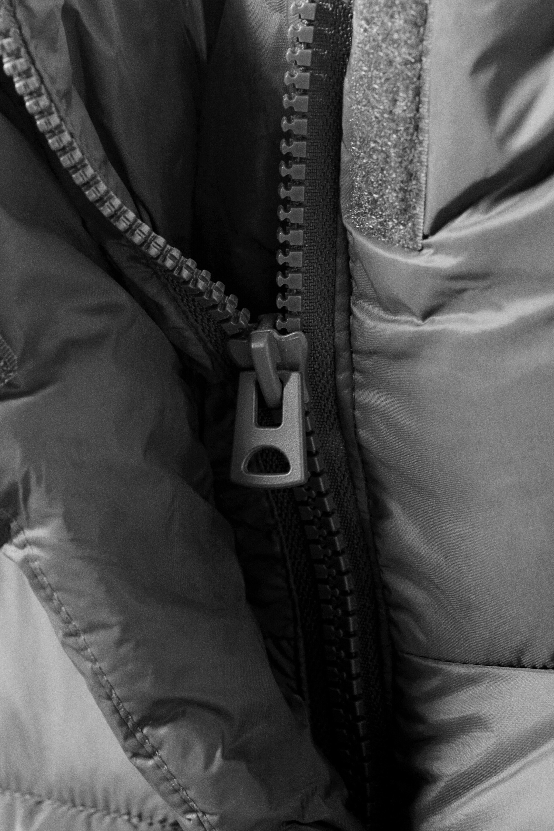 Grotere afbeelding bekijken: Short Oversized Puffer Jacket - Grijs - DAMES | H&M BE 8