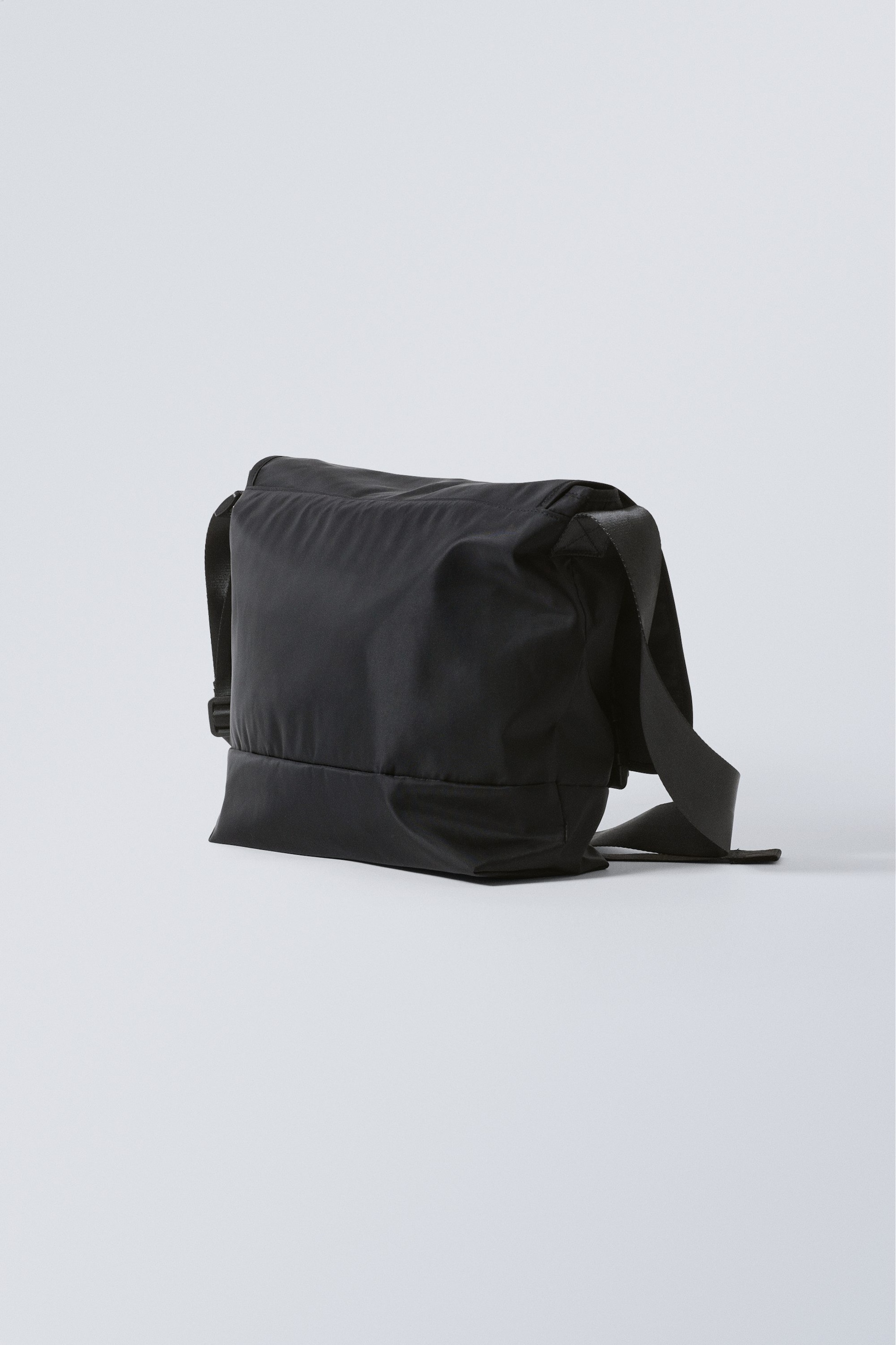Black - Messenger Bag - 2