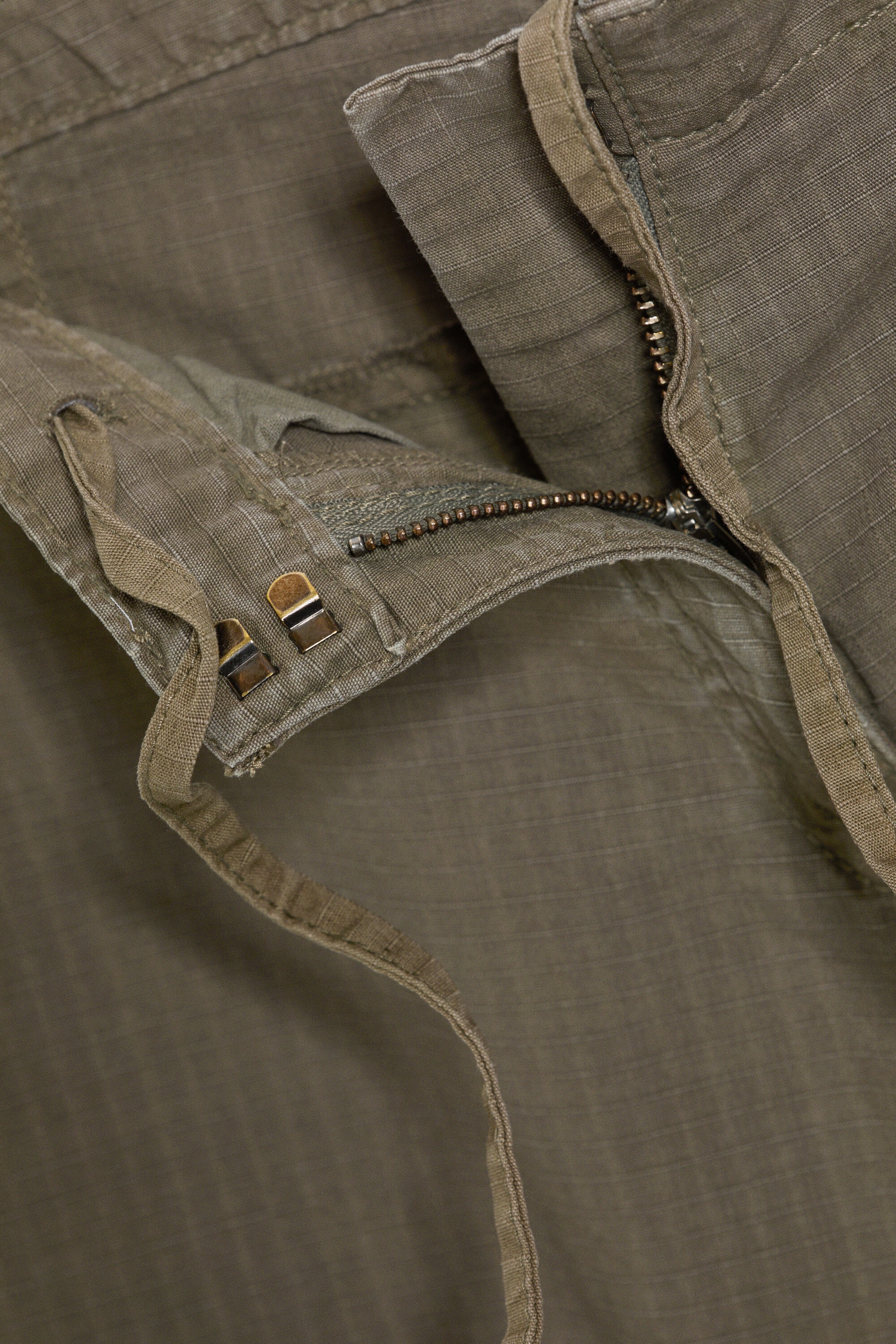 Dusty Grey - Baggy-Ripstophose mit niedriger Taille - 1