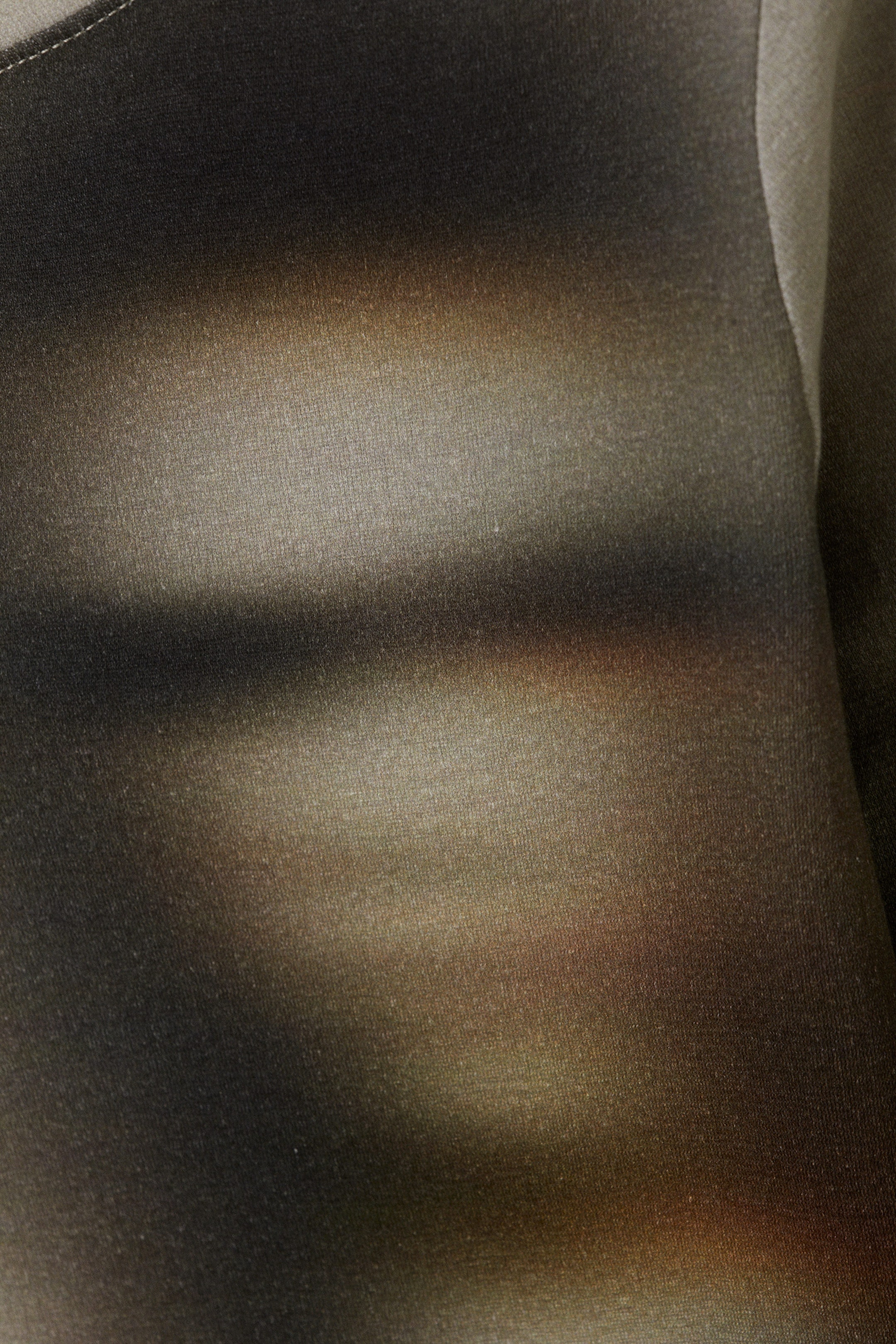 Blurred Humans - Printed Fitted Long-Sleeve Top - 1