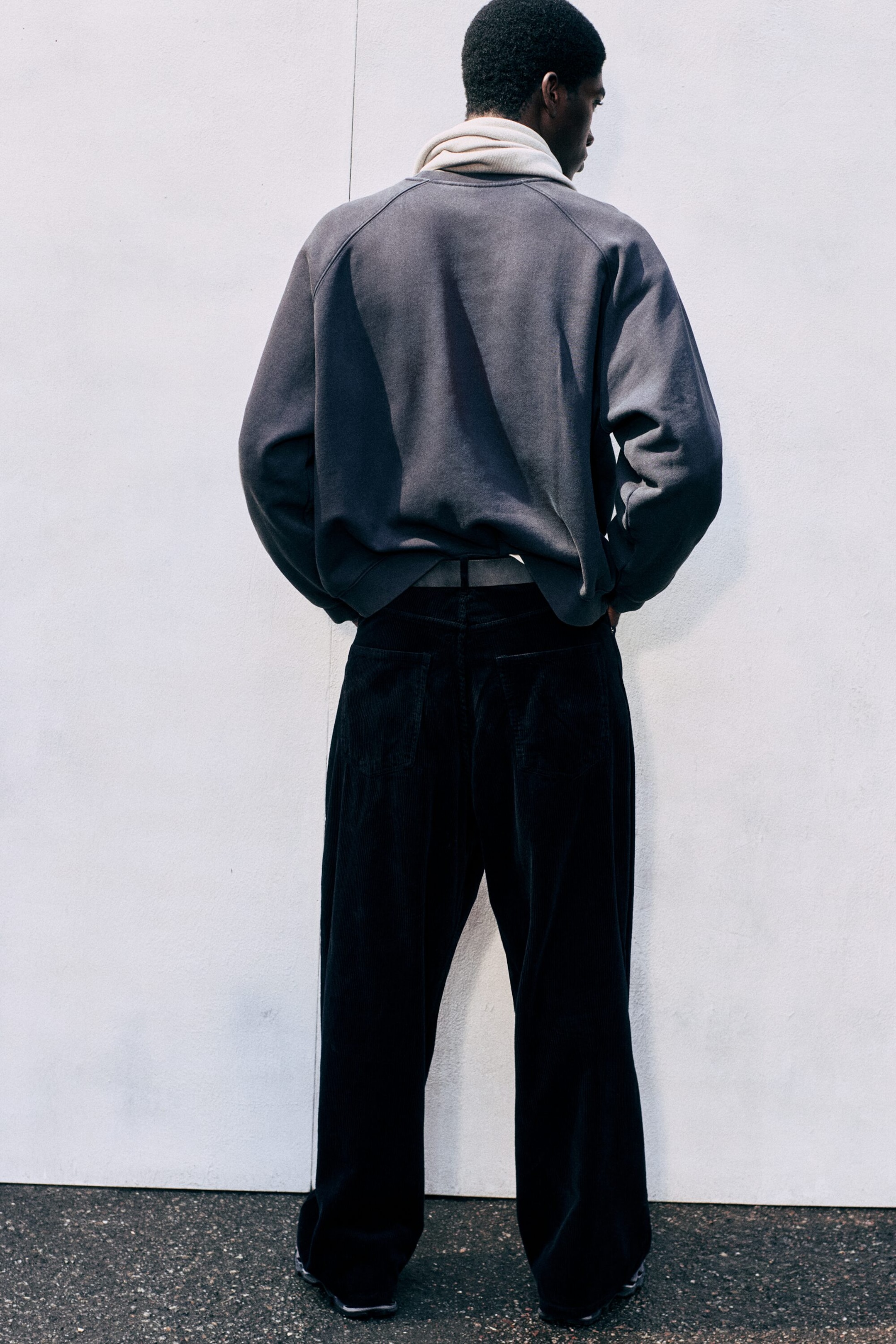 Schwarz - Baggy-Cordhose mit Bundfalten - 6