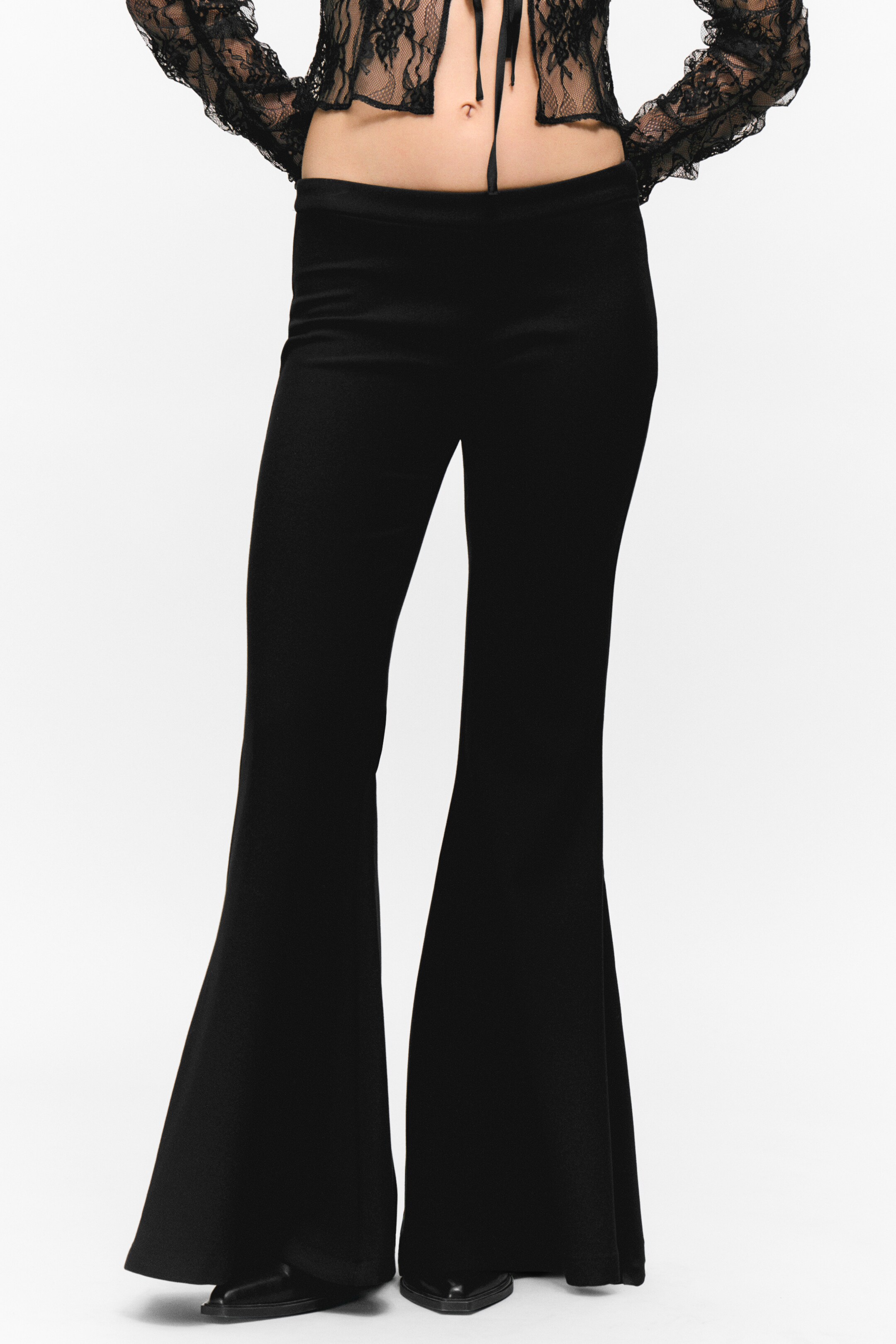 Grösseres Bild ansehen: Schlaghose mit niedrigem Bund - Schwarz - DAMEN | H&M CH 3