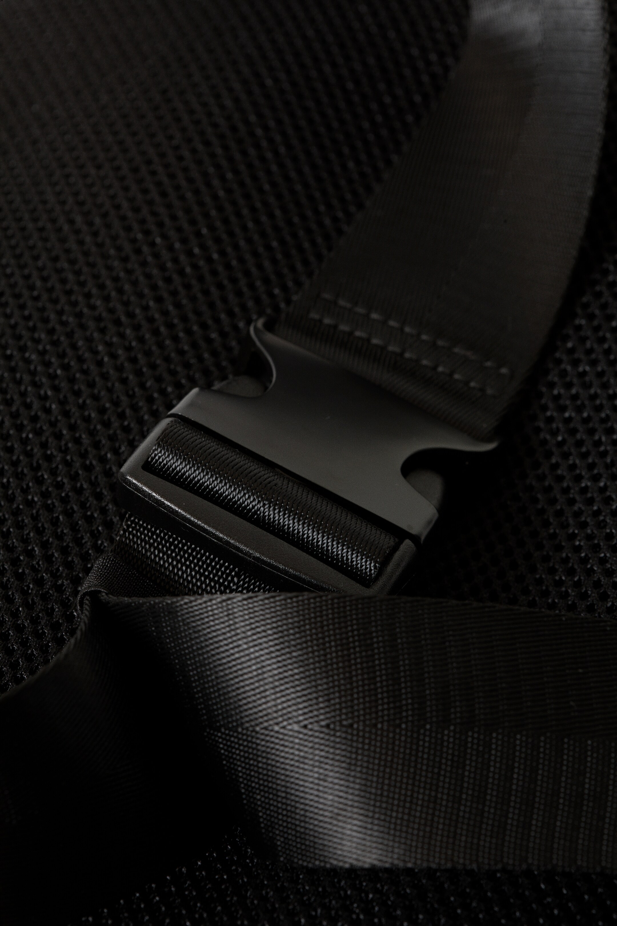 Visa större bild: Sling Crossbody-väska - Svart - DAM | H&M SE 6