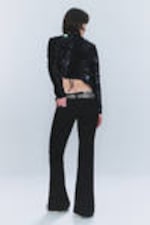 Waschung "Extra Black" - Skinny-Jeans mit Schlag und niedrigem Bund - 3