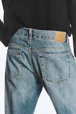 Stirrup Blue – middels blå - SPACE MELLOMHØY MIDJE ROMSLIGE STRAIGHT JEANS - 2
