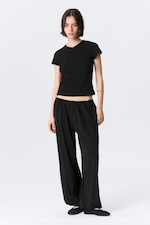 Black - Slim Short-Sleeved V-neck T-shirt - 1