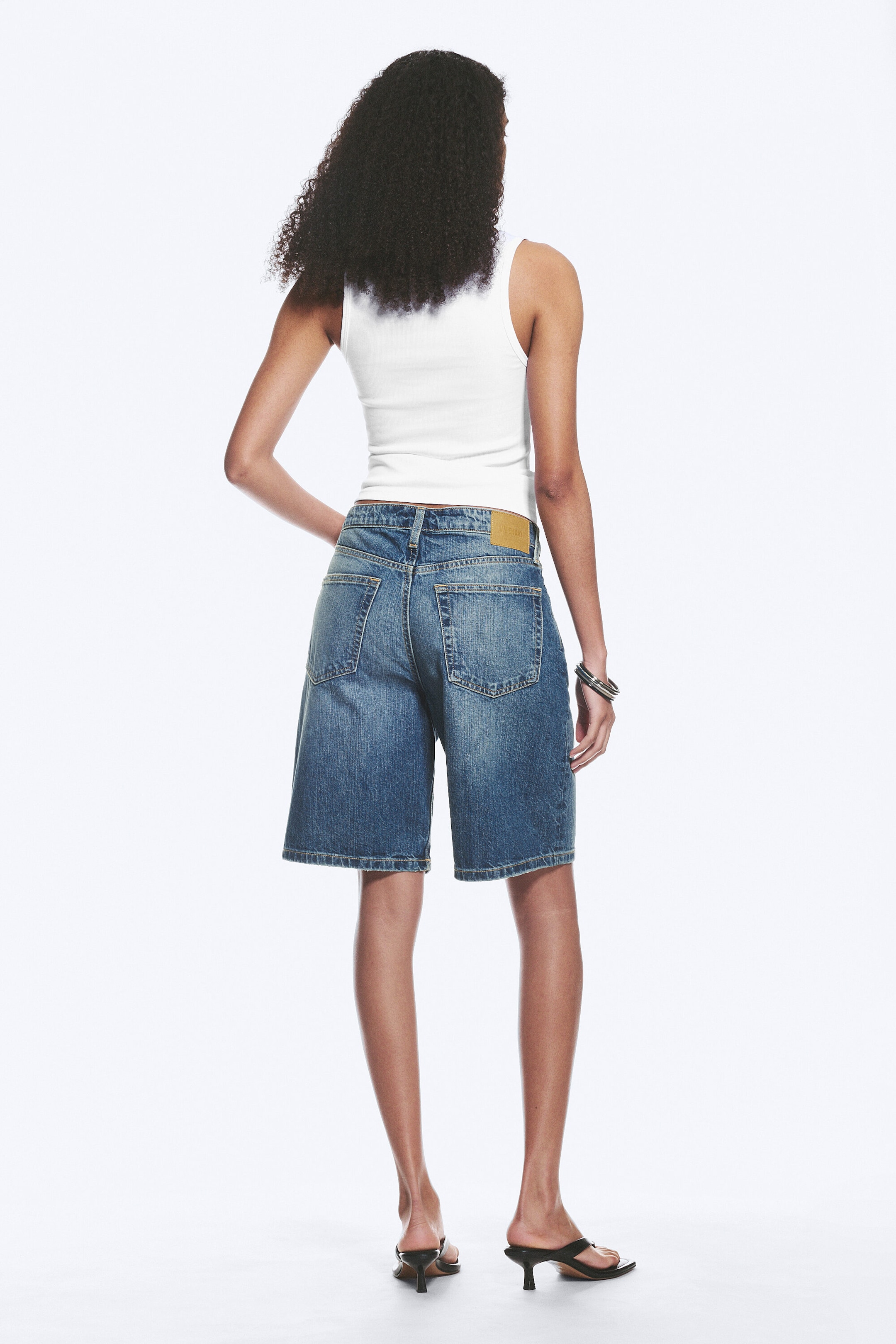 Radio Blue - Medium Blue - Monterey denim short met lage taille - 8