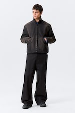 Schwarz - Locker geschnittene, kastige Zip-Jacke - 1