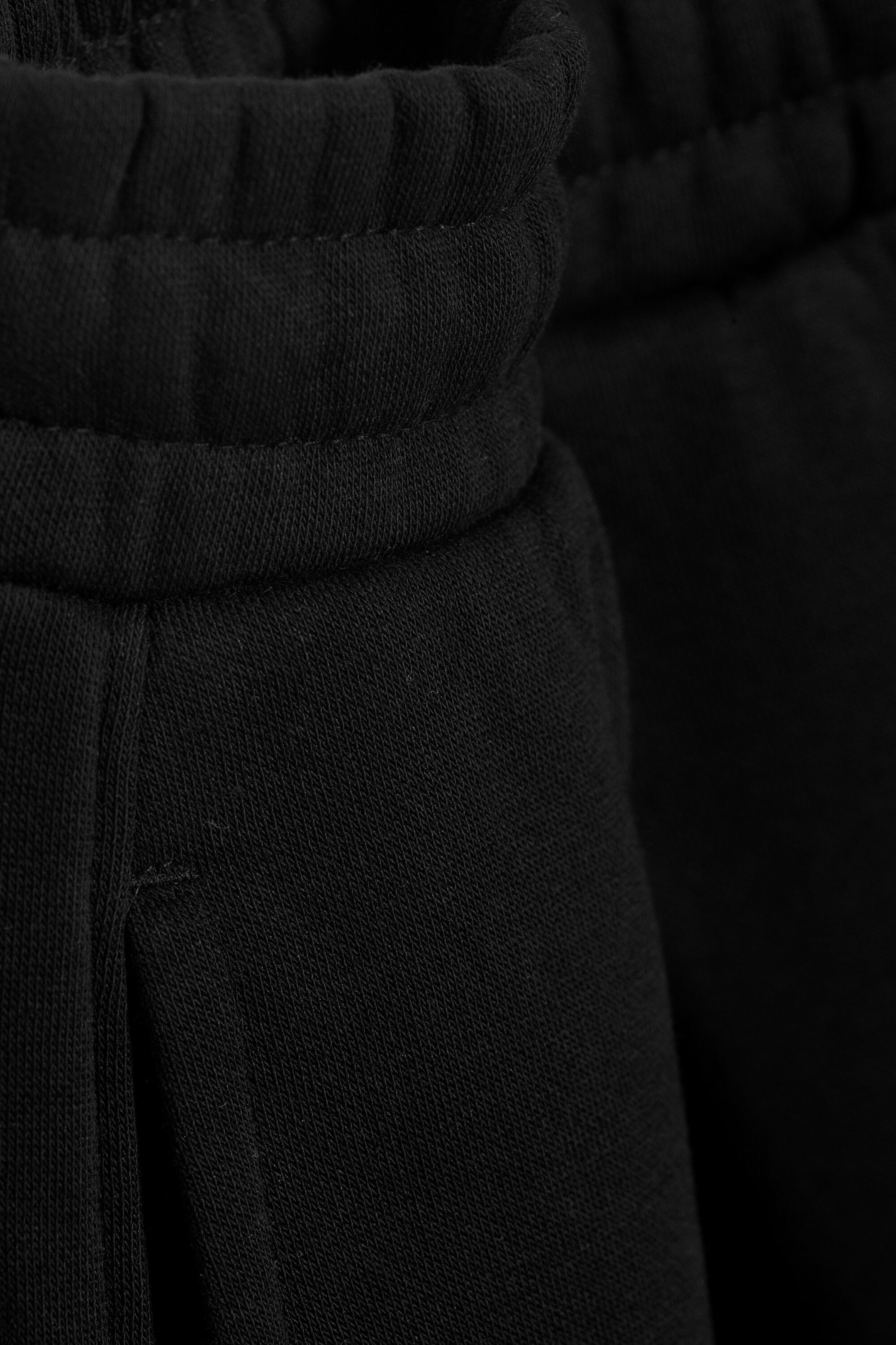 Donkerzwart - Loose Pleated Sweatpants - 5