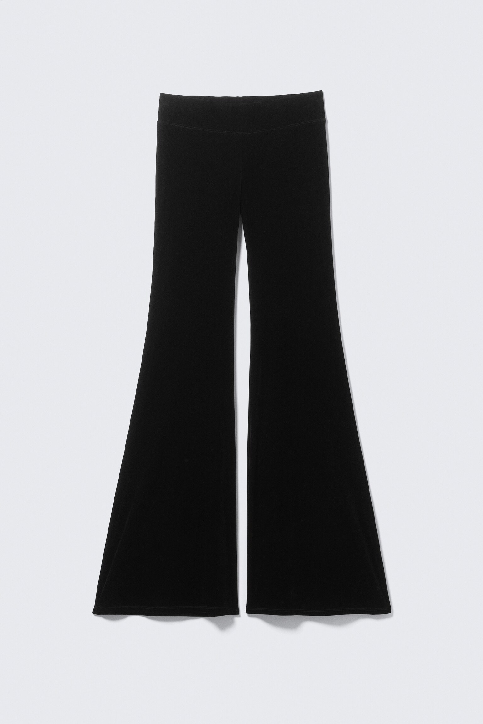 Hüfttiefe, leicht ausgestellte Hose aus Samt-Mesh - Schwarz - 1