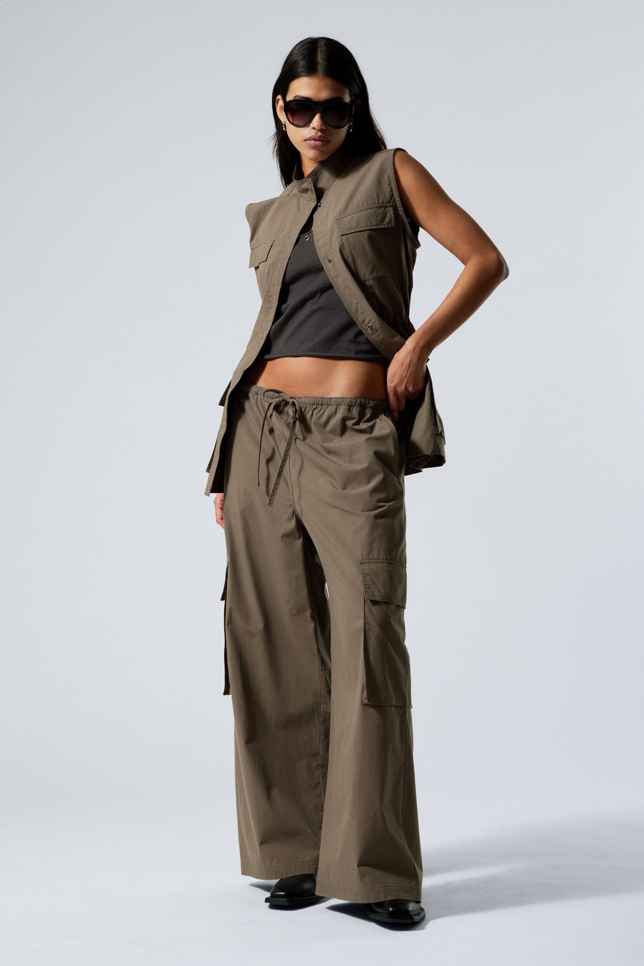 Kakigroen - Wide Leg Drawstring Cargo Trousers - 1