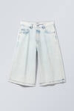 Fleckiges Blau - Baggy-Jeansshorts in Knöchellänge - 0