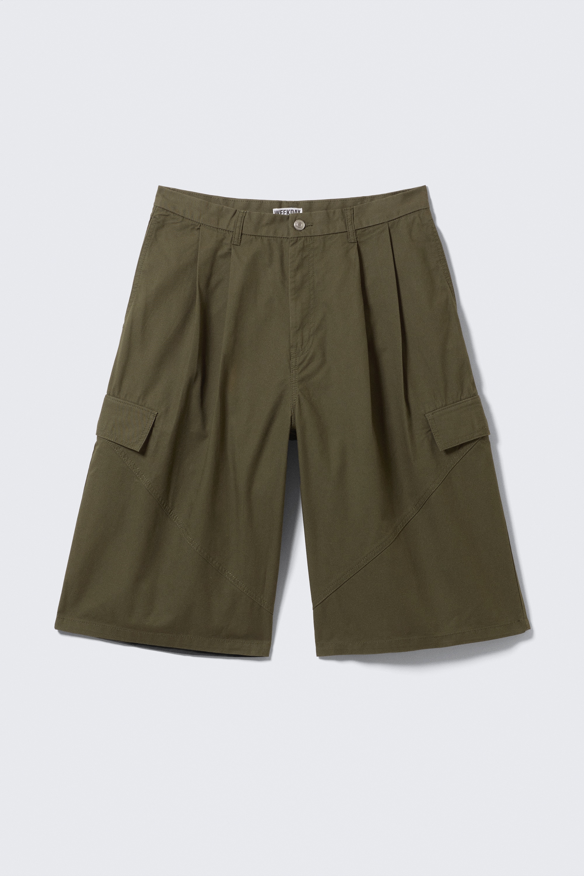 Shorts utility in twill con vestibilità loose - Verde kaki scuro/Nero