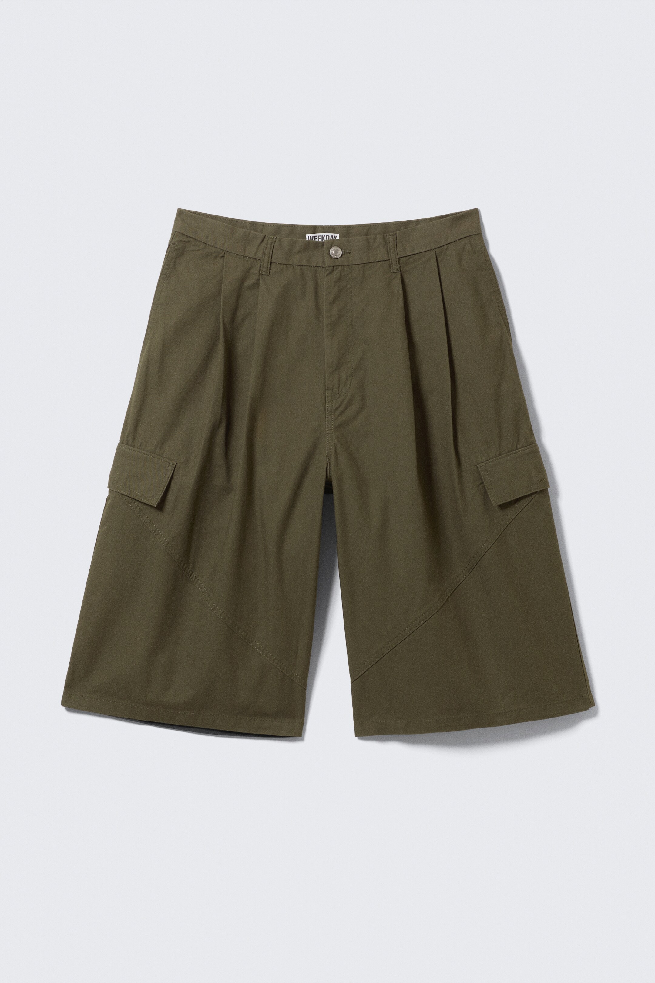 Nagyobb kép megtekintése: Bő szabású utility pamutvászon rövidnadrág - Sötét khaki zöld - FÉRFI | H&M HU 6