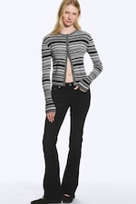 Grau meliert mit Streifen - Figurbetonte Merino-Strickjacke - 1