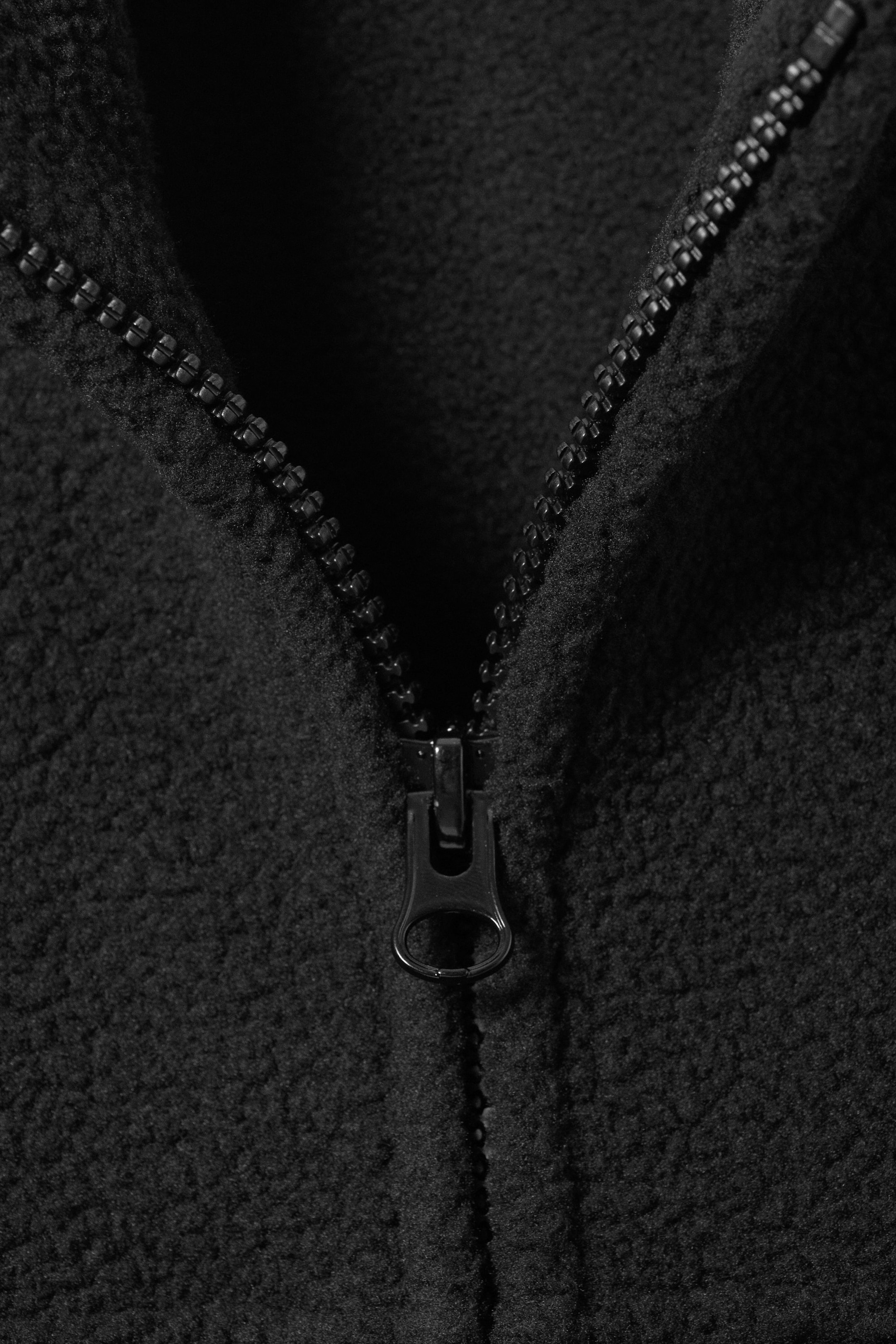 Schwarz - Fleecejacke mit Reißverschluss - 2