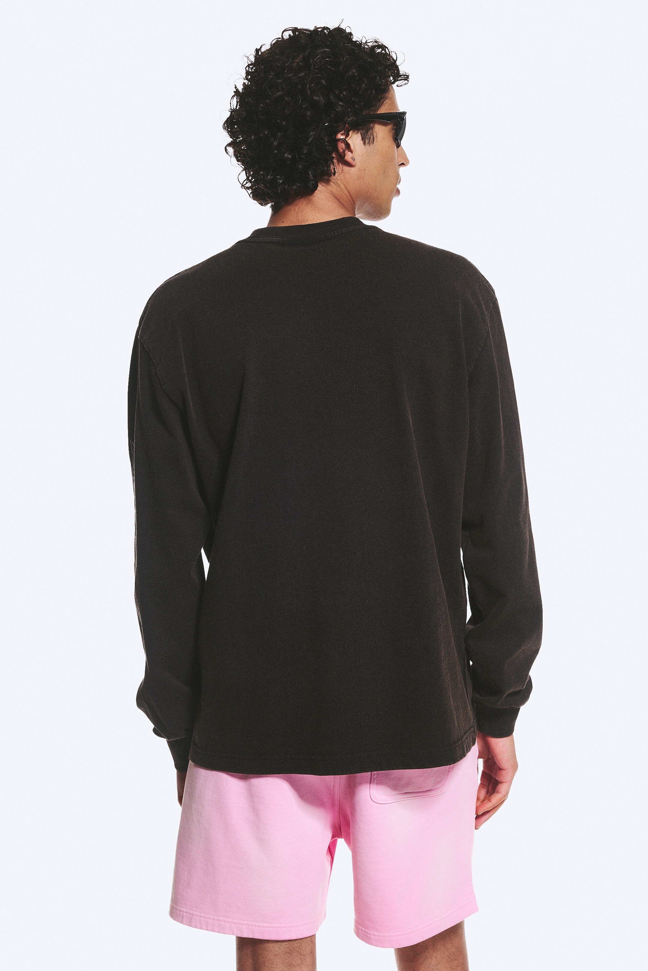 Schwarz - Lässiges Longsleeve mit Grafikdruck - 3